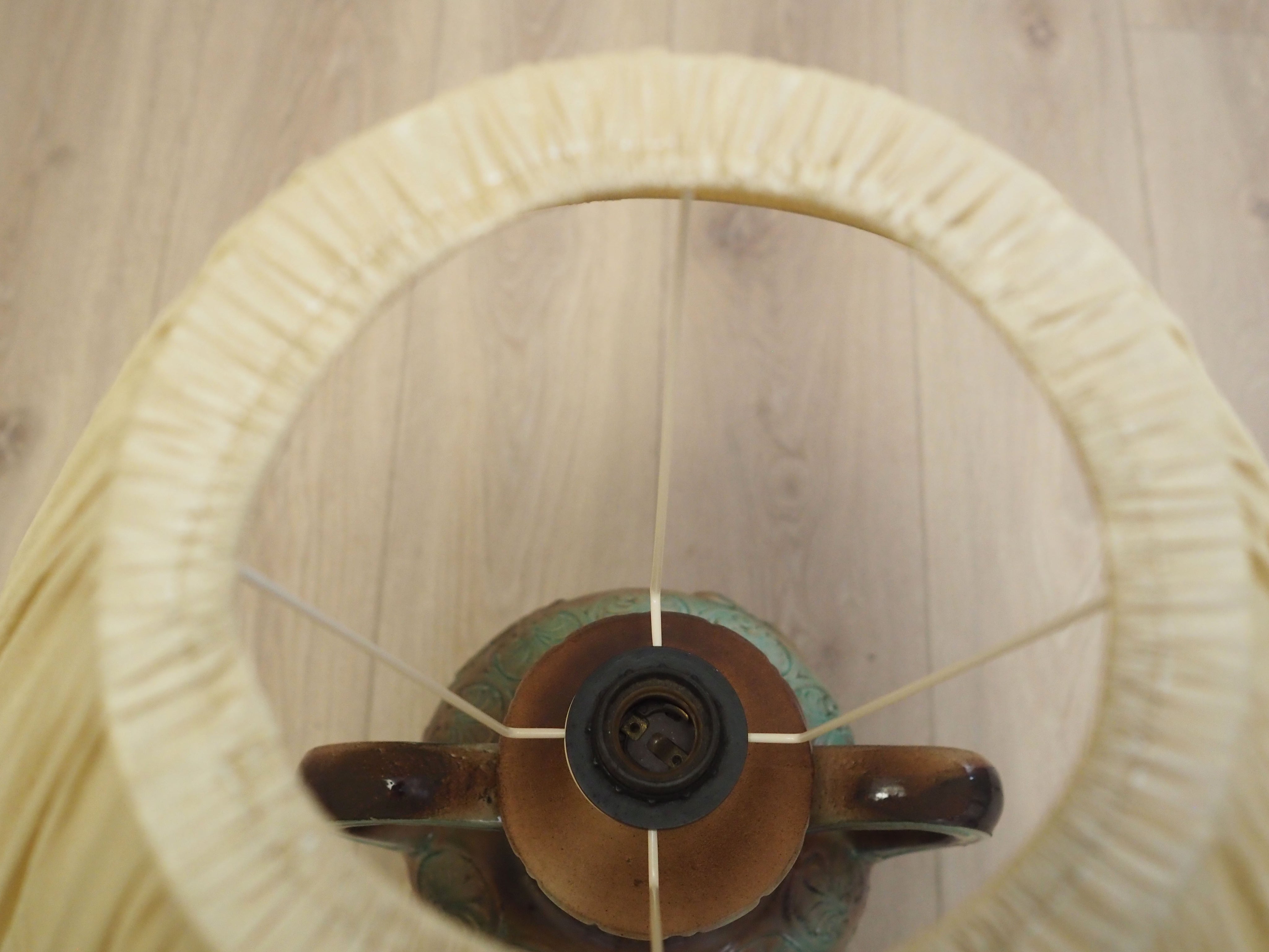 Ceramic_lamp_in_Danish_design_1970s_production_Denmark