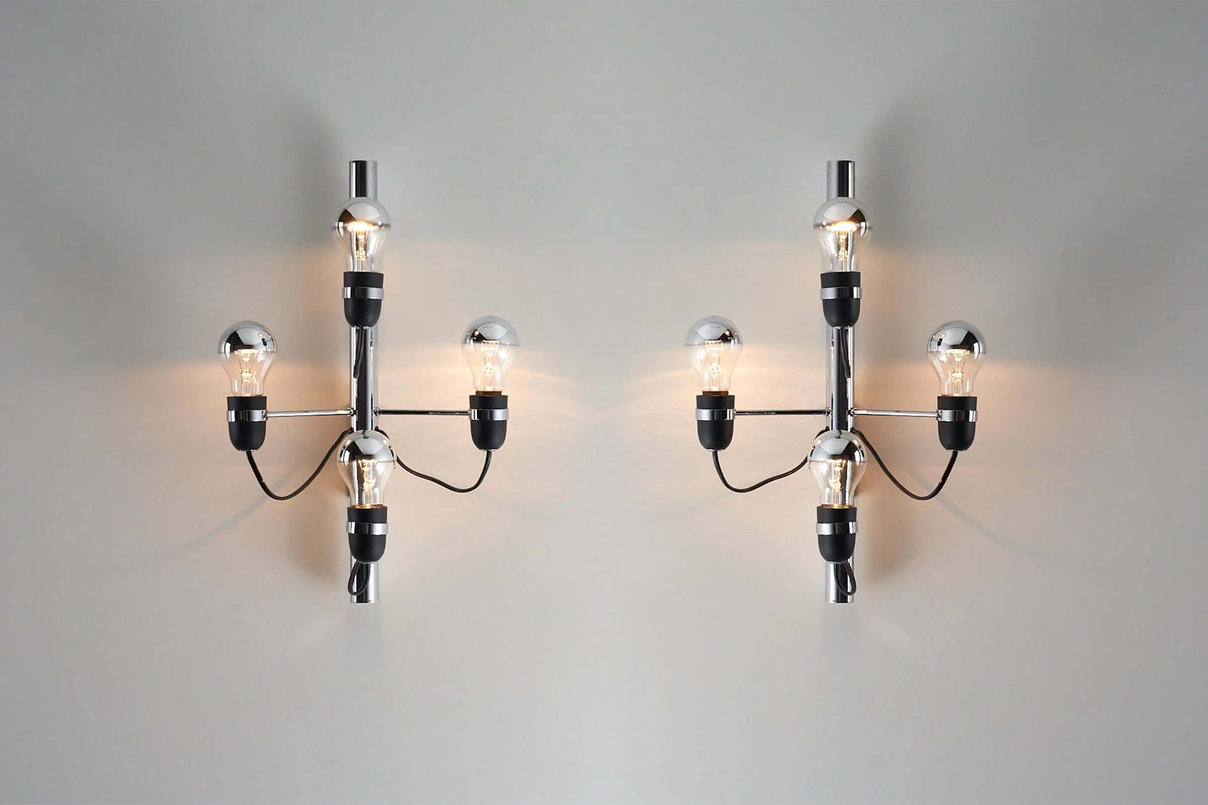 Chrome_4-Bulb_Wall_sconce_Sarfatti_Style