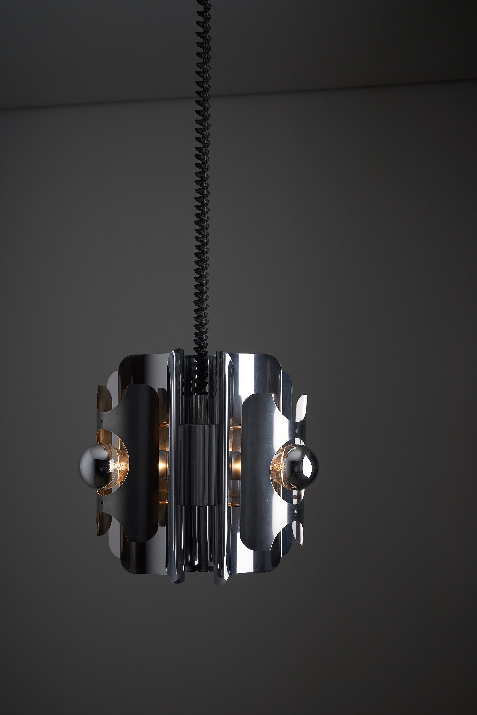 Chromed_Steel_Pendant_Space_Age