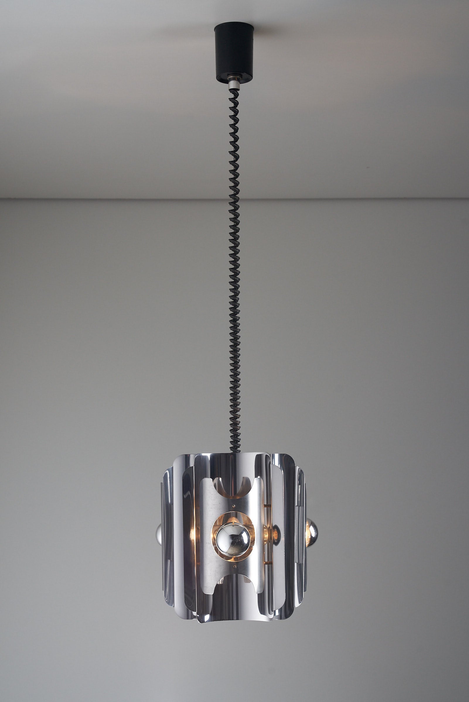 Chromed_Steel_Pendant_Space_Age