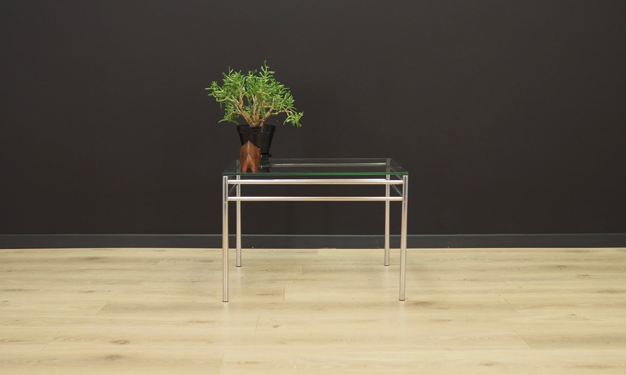 Coffee_table_Danish_design_1960s_production_Denmark