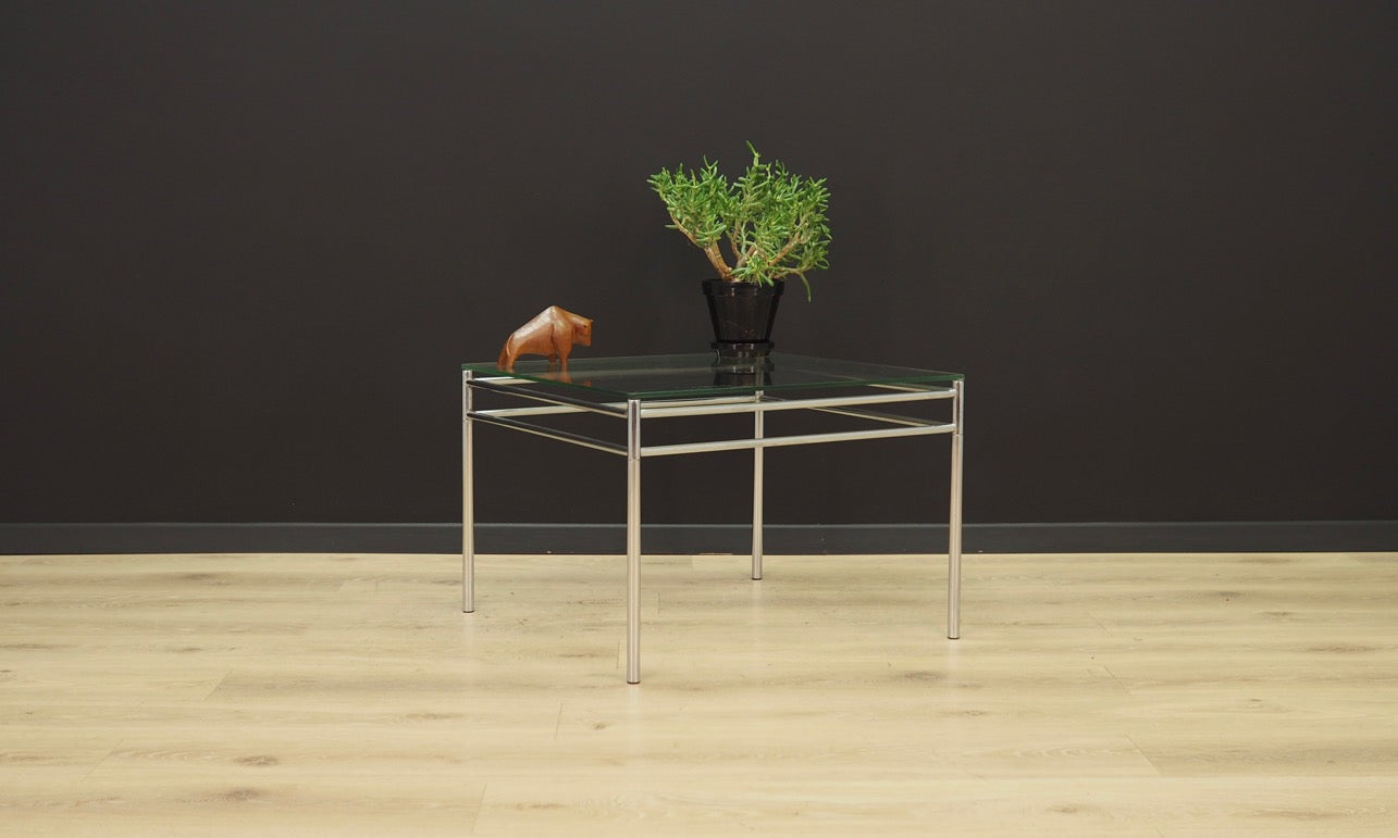Coffee_table_Danish_design_1960s_production_Denmark