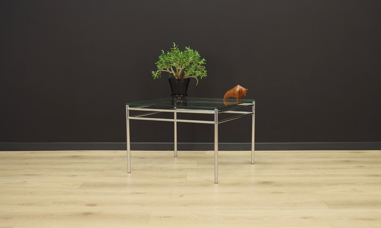 Coffee_table_Danish_design_1960s_production_Denmark
