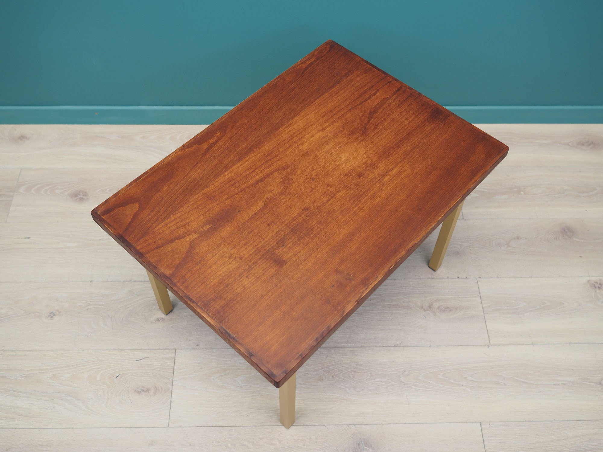 Coffee_table_Danish_design_1970s_production_Denmark