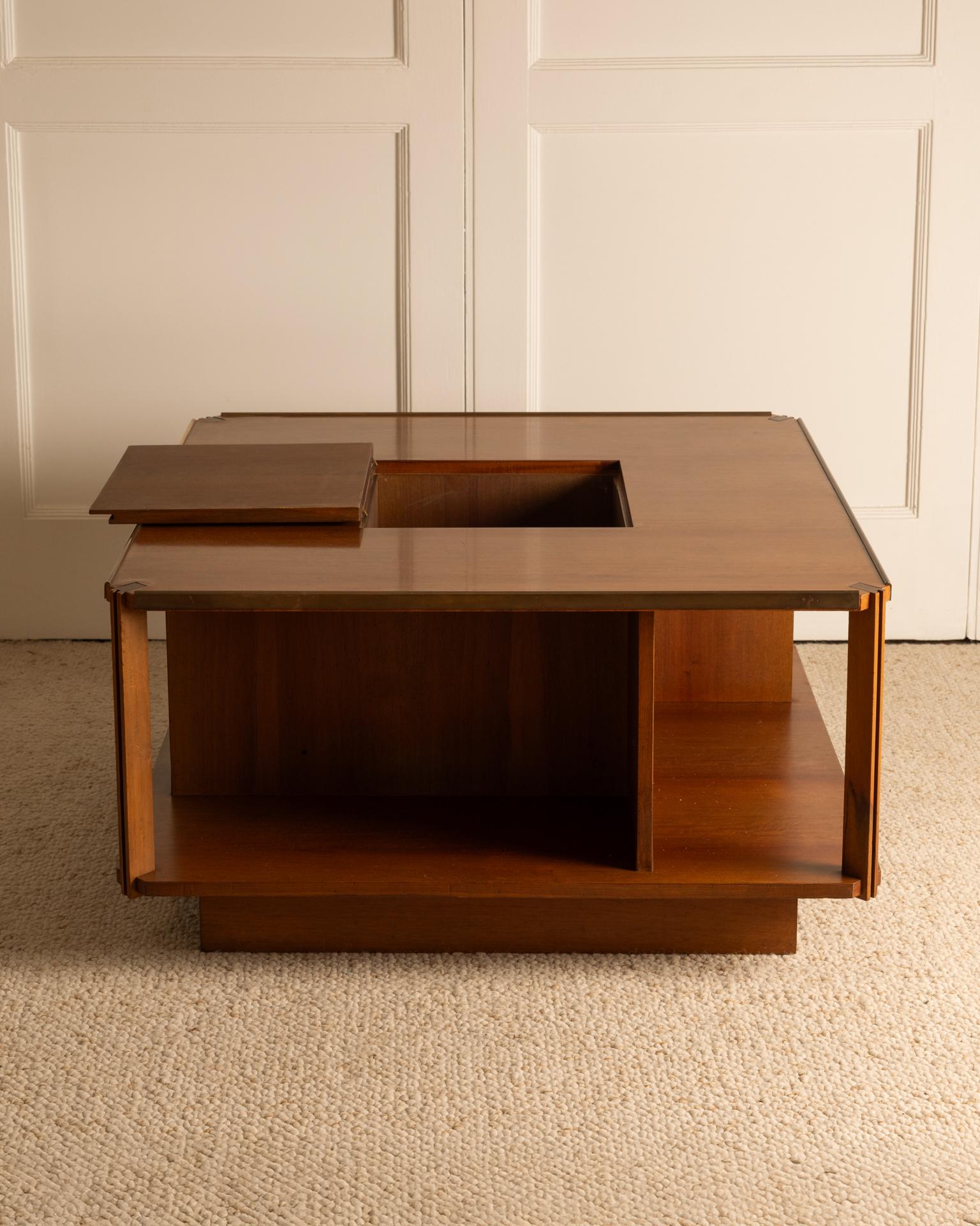 Coffee_table_attributed_to_Marco_Zanuso