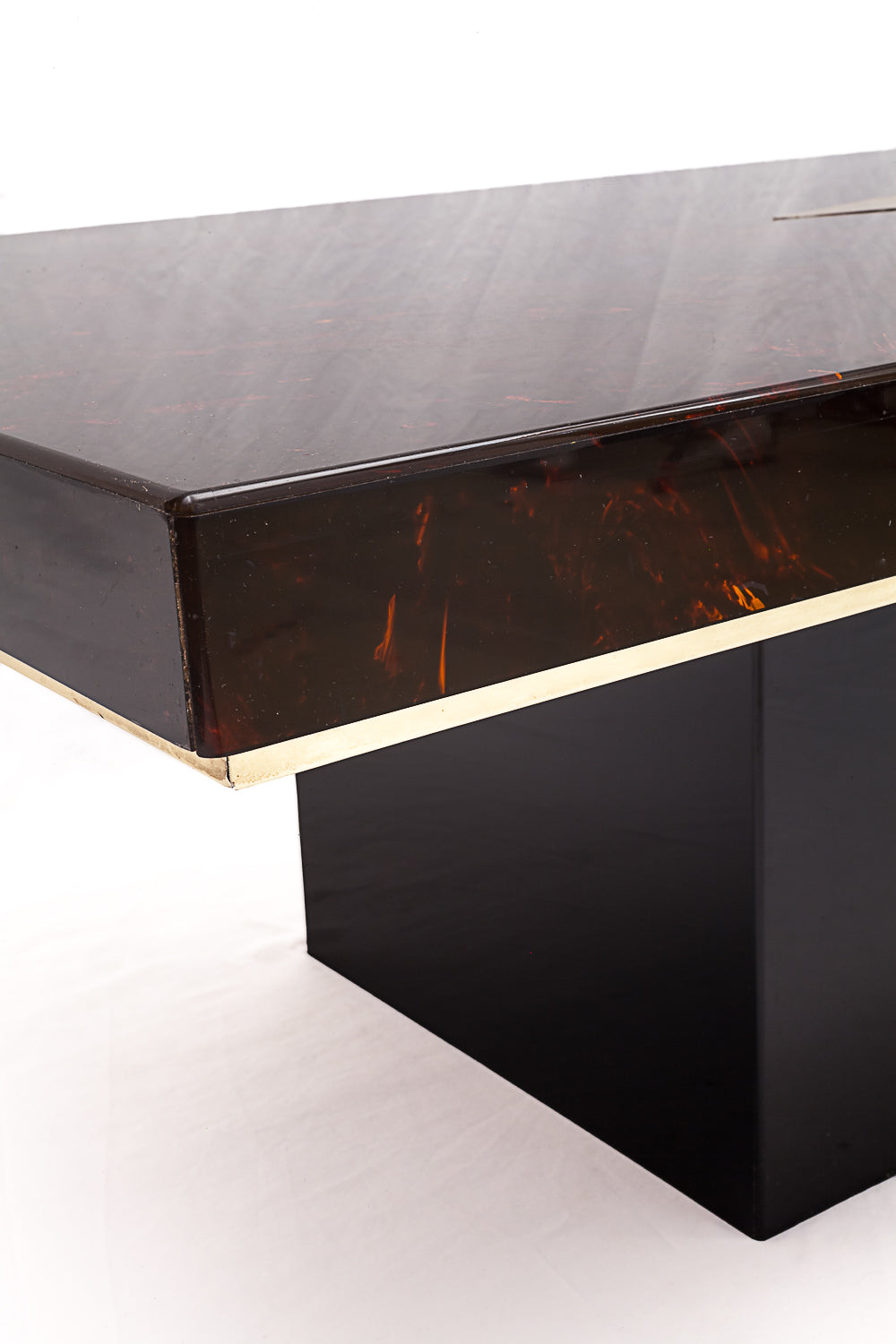 Coffee_table_by_Eric_Maville