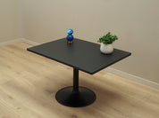Coffee_table_in_Danish_design_1970s_production_Denmark