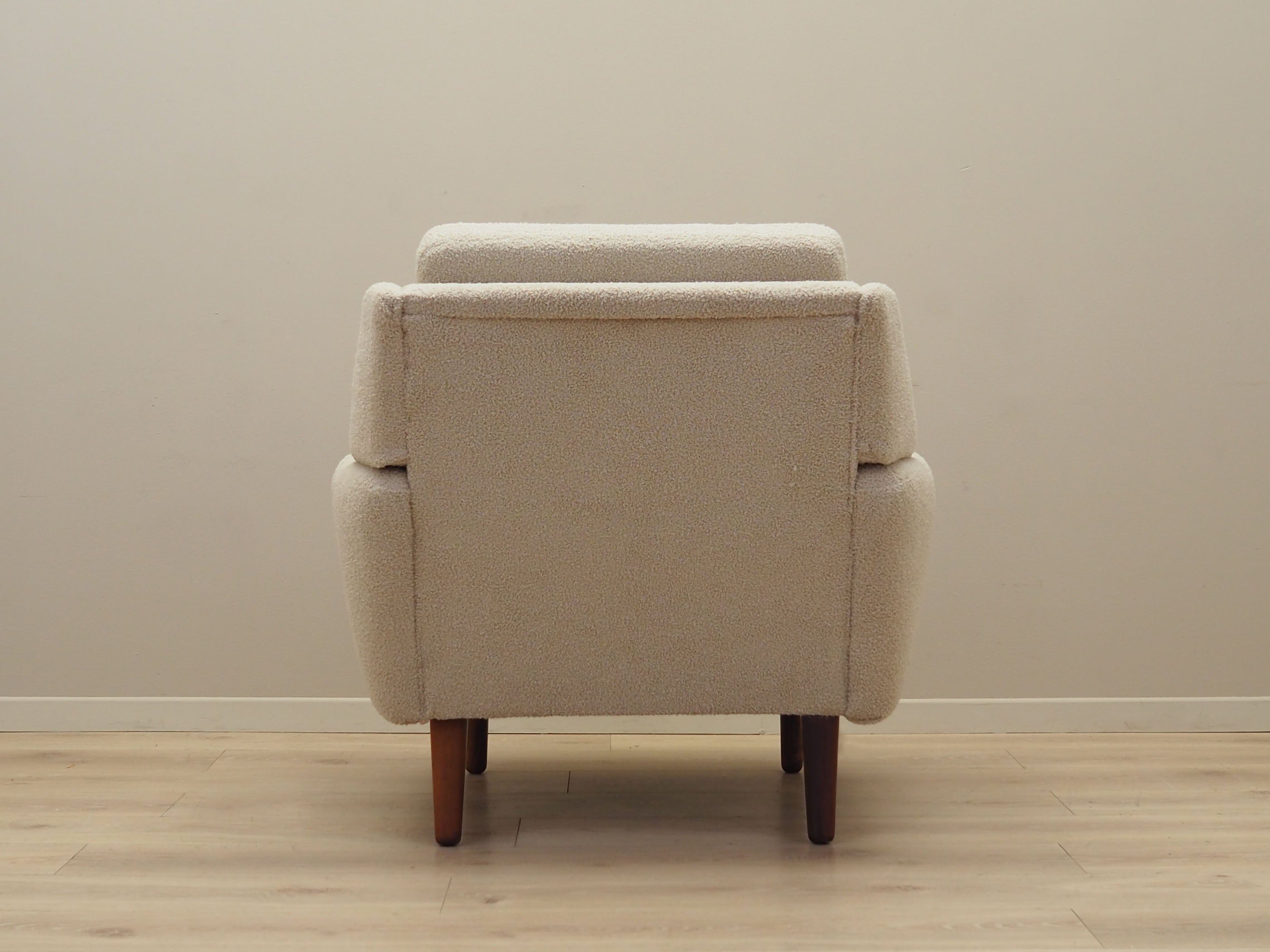 Cream_armchair_Danish_design_1970s_production_Denmark