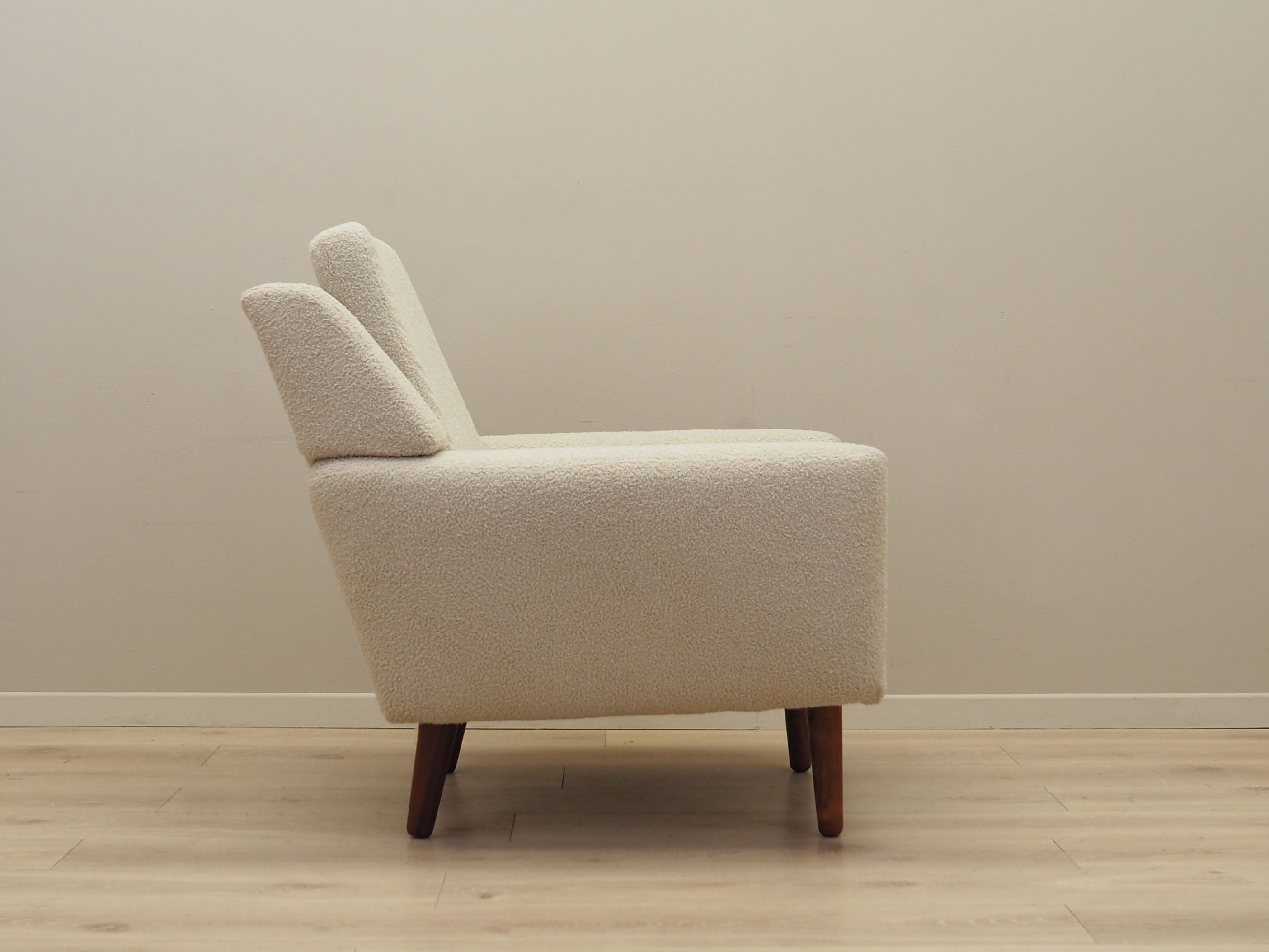 Cream_armchair_Danish_design_1970s_production_Denmark