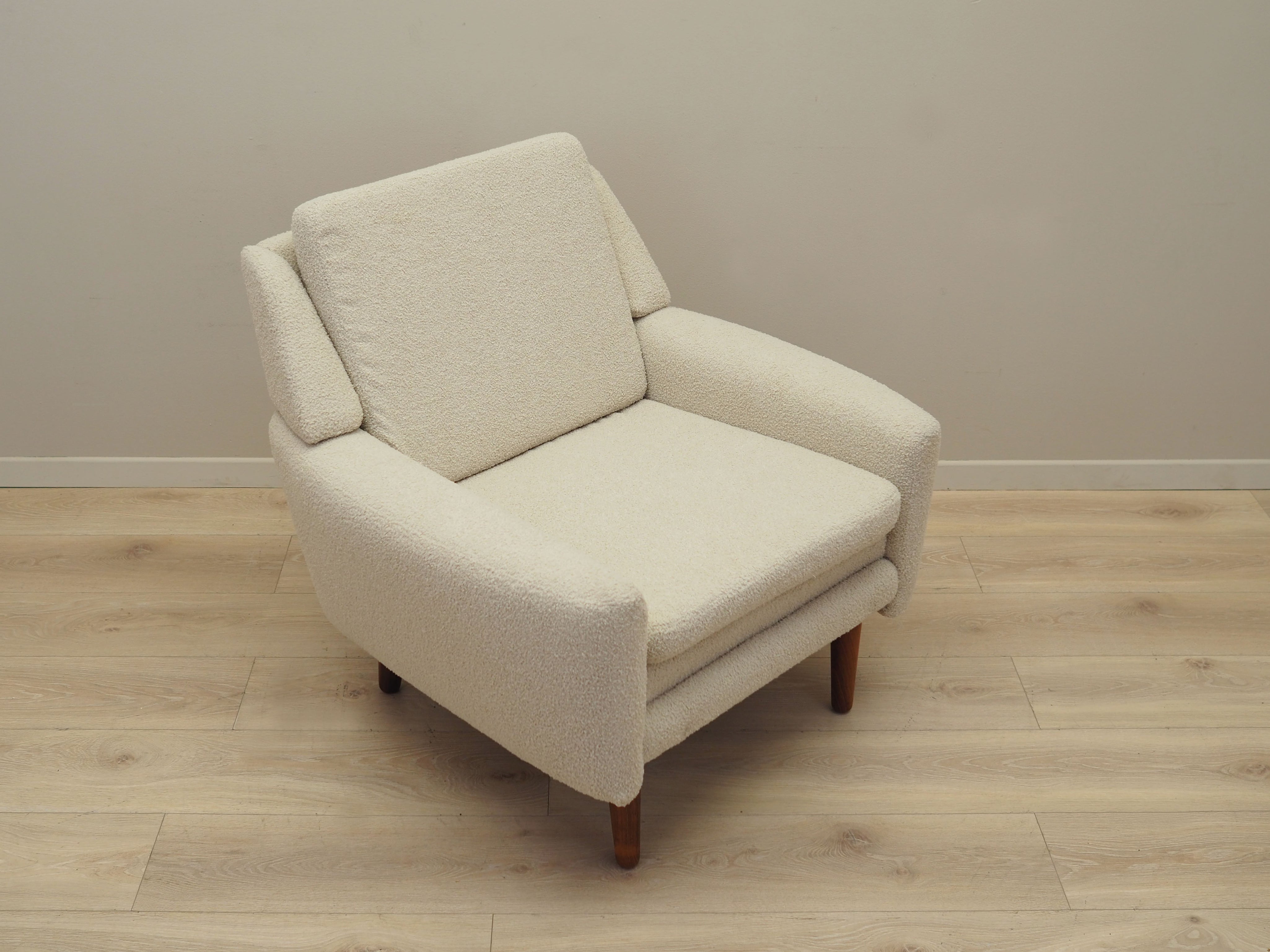 Cream_armchair_Danish_design_1970s_production_Denmark
