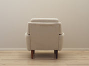 Cream_armchair_in_Danish_design_1970s_production_Denmark