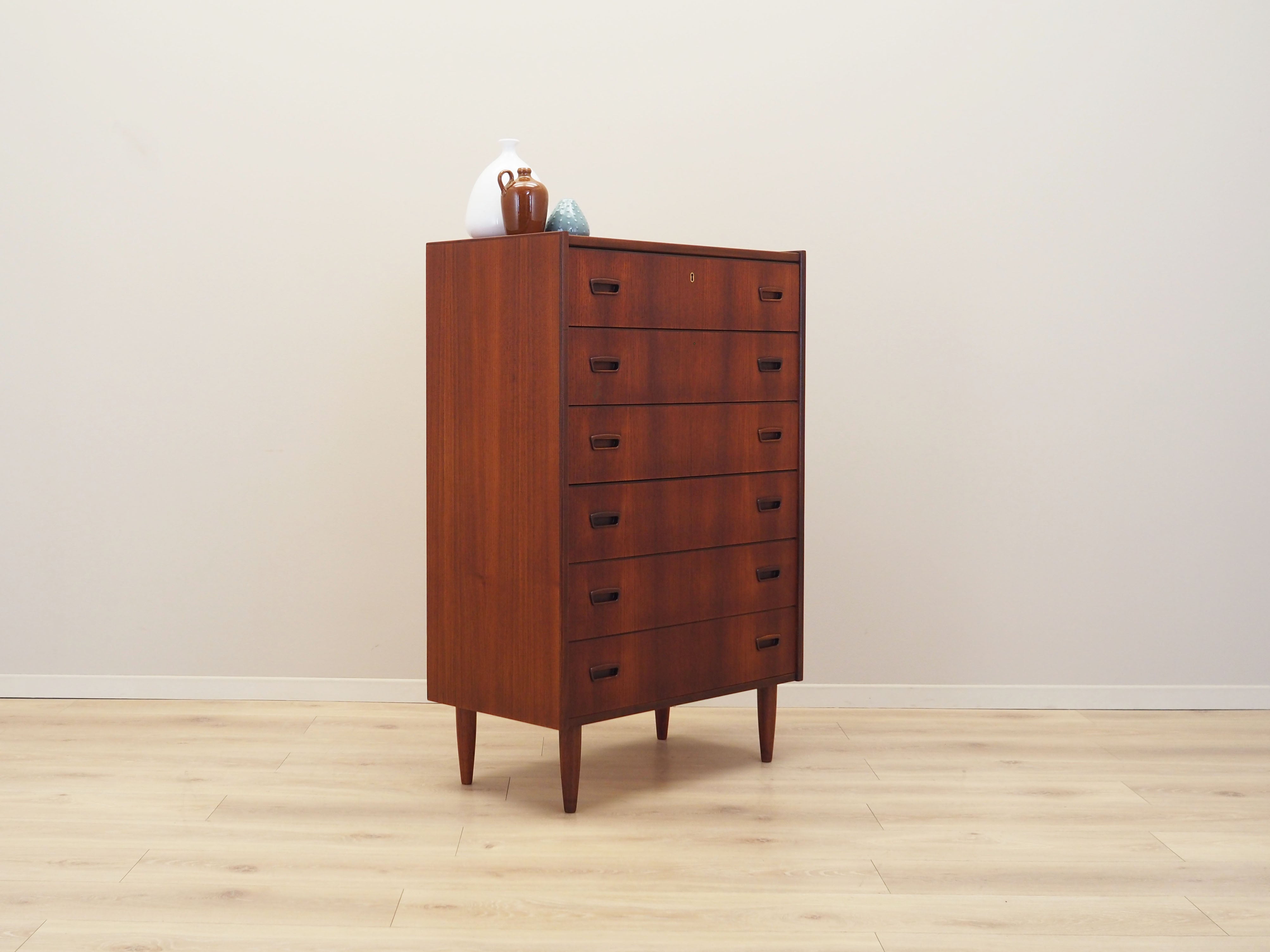 Danish_Teak_chest_of_drawers_from_1970s