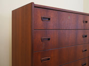 Danish_Teak_chest_of_drawers_from_1970s