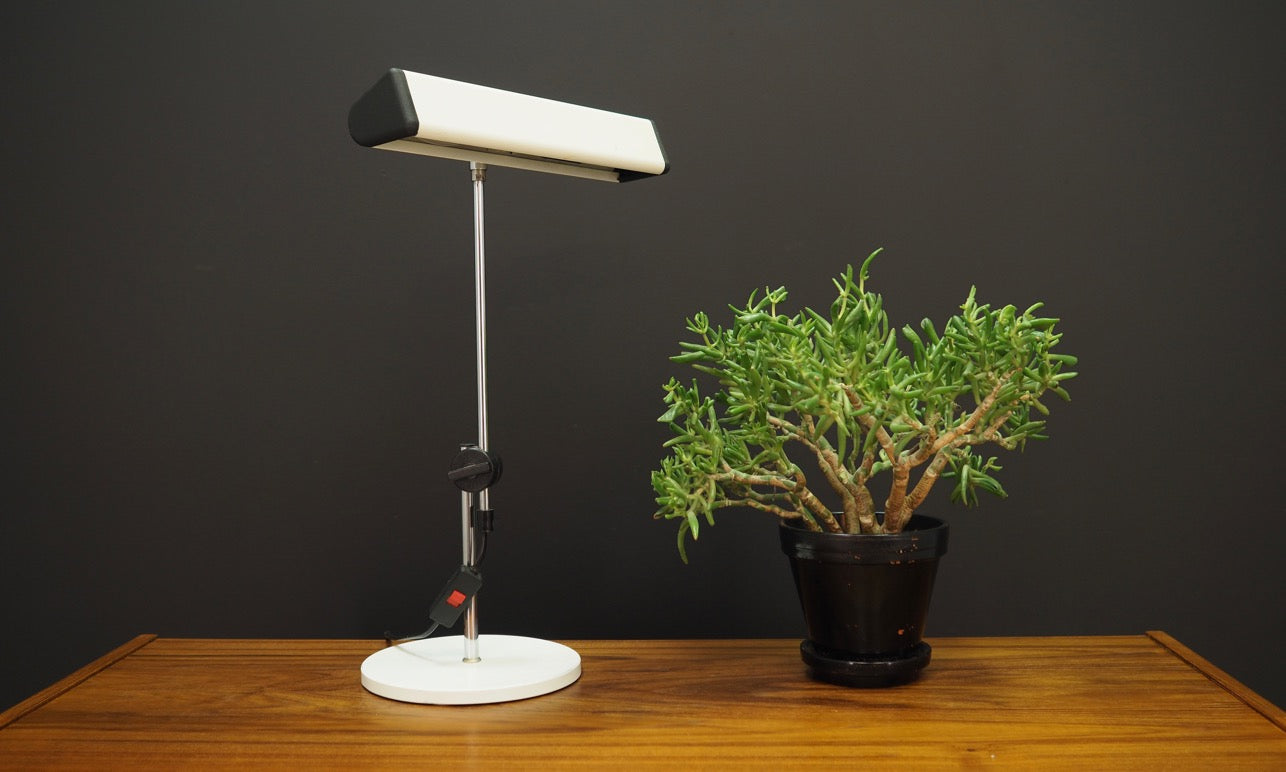 Desk_lamp_Danish_design_from_1960s_production_Denmark