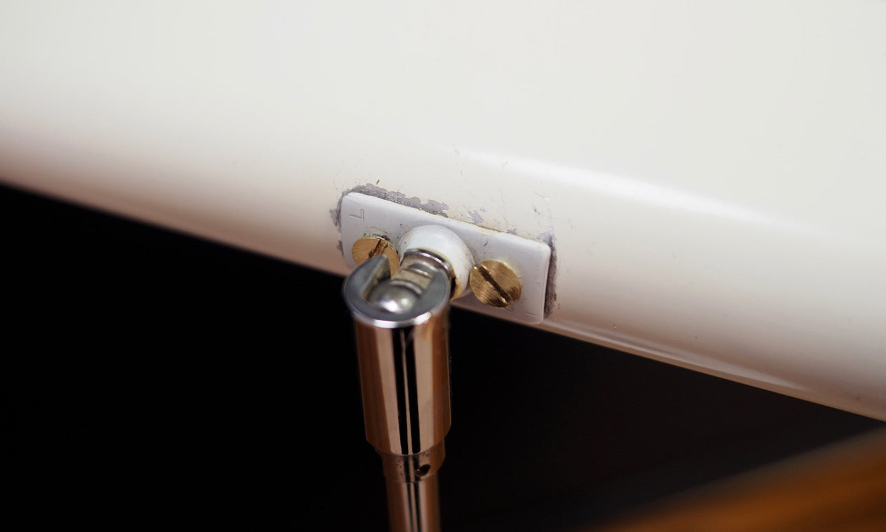 Desk_lamp_Danish_design_from_1960s_production_Denmark