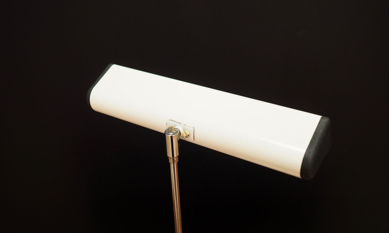 Desk_lamp_Danish_design_from_1960s_production_Denmark