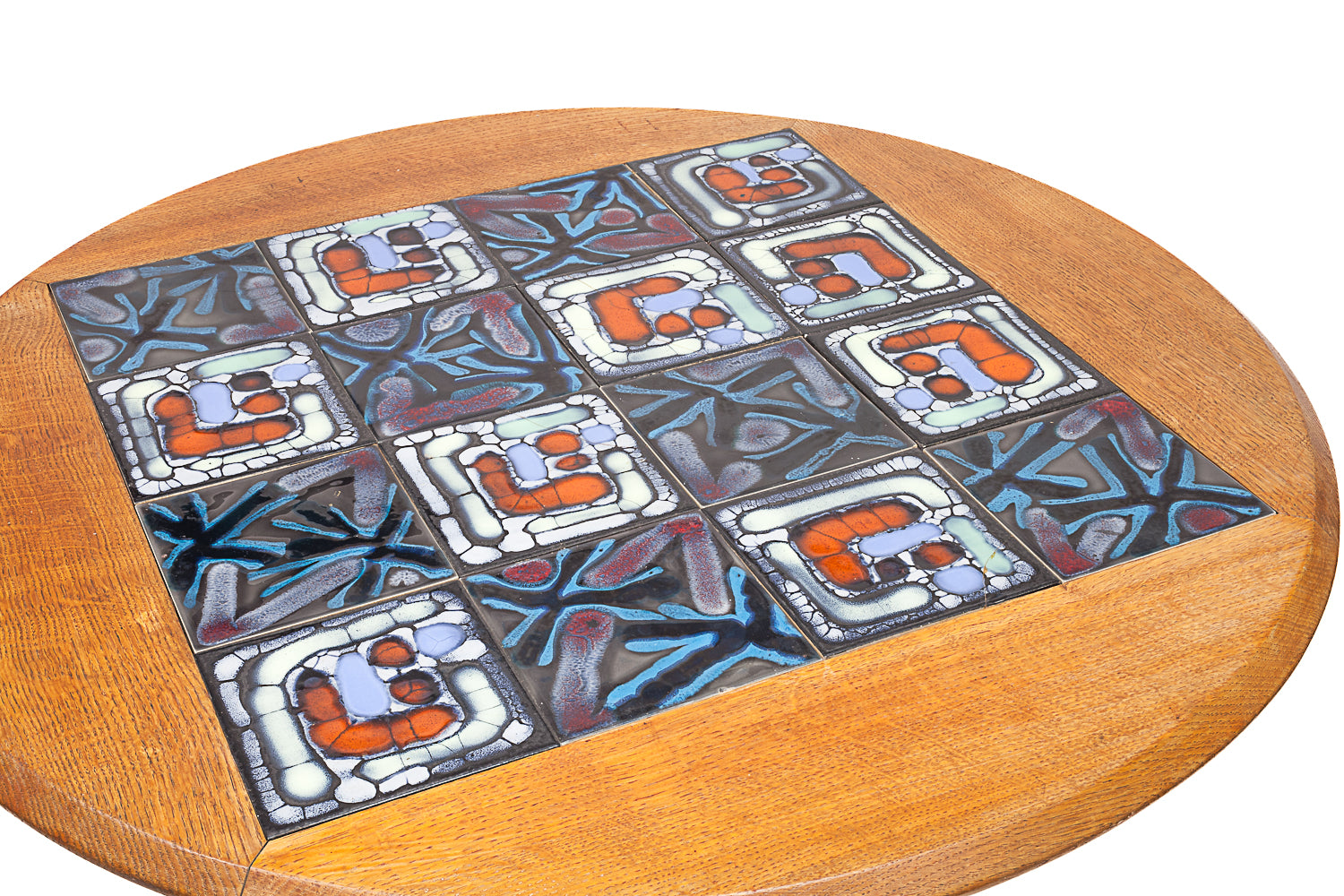 Dining_table_that_converts_into_a_coffee_table