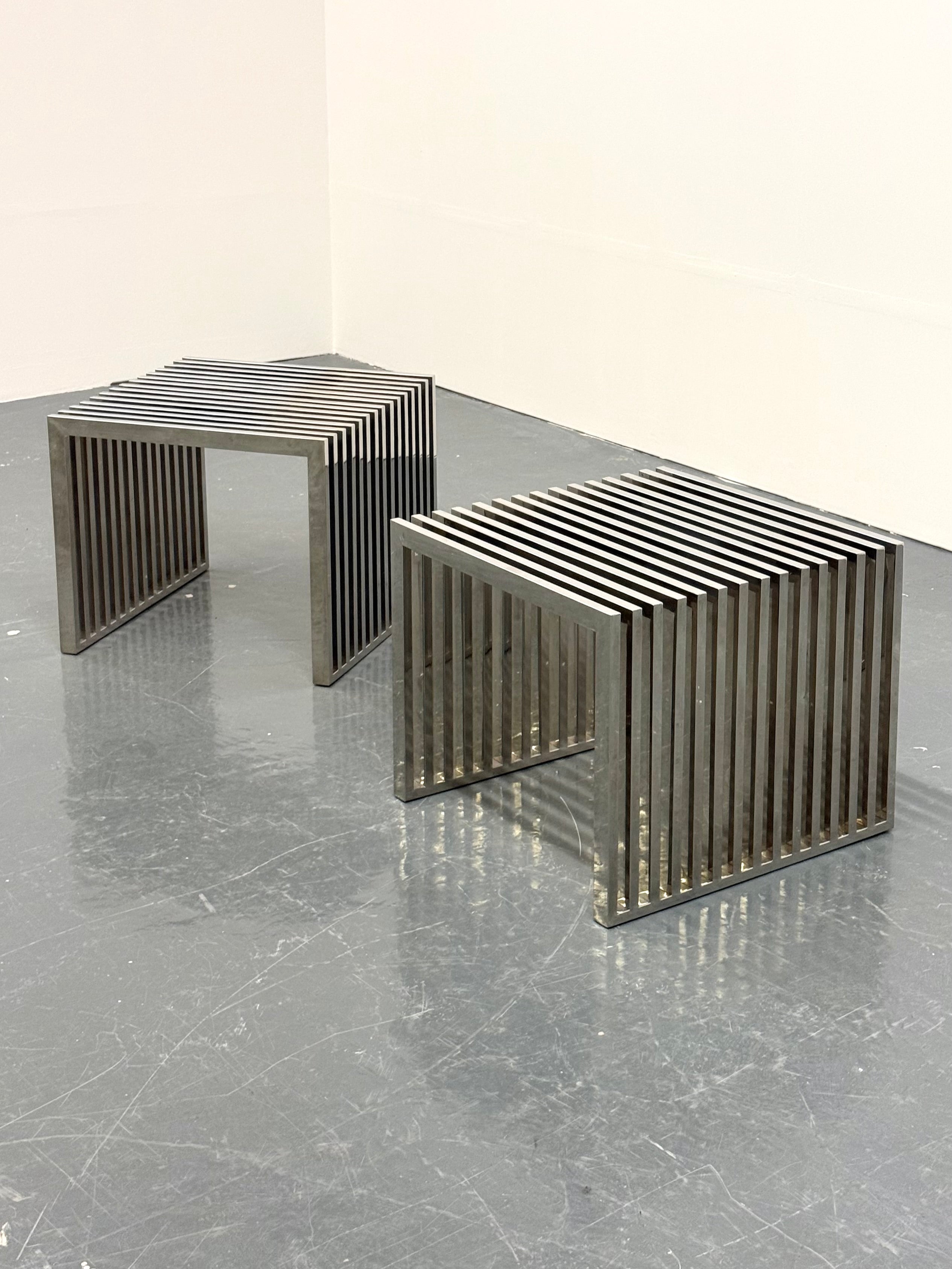 Eichholtz_Carlisle_side_table_in_polished_stainless_steel