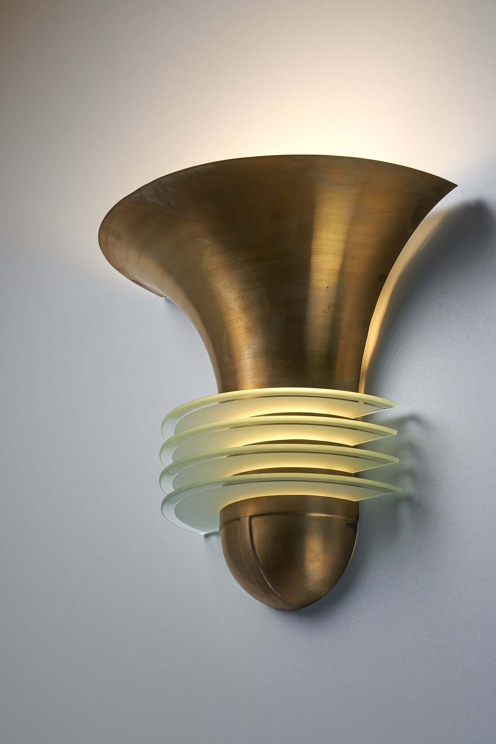 Empire_Style_Wall_Lamp_Art_Deco