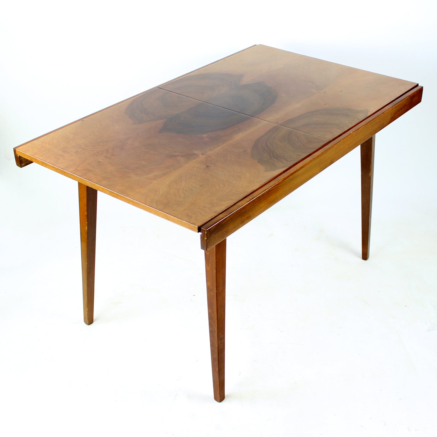 Extendable_Dining_Table_In_Walnut_By_Tatra,_Czechoslovakia_1960s