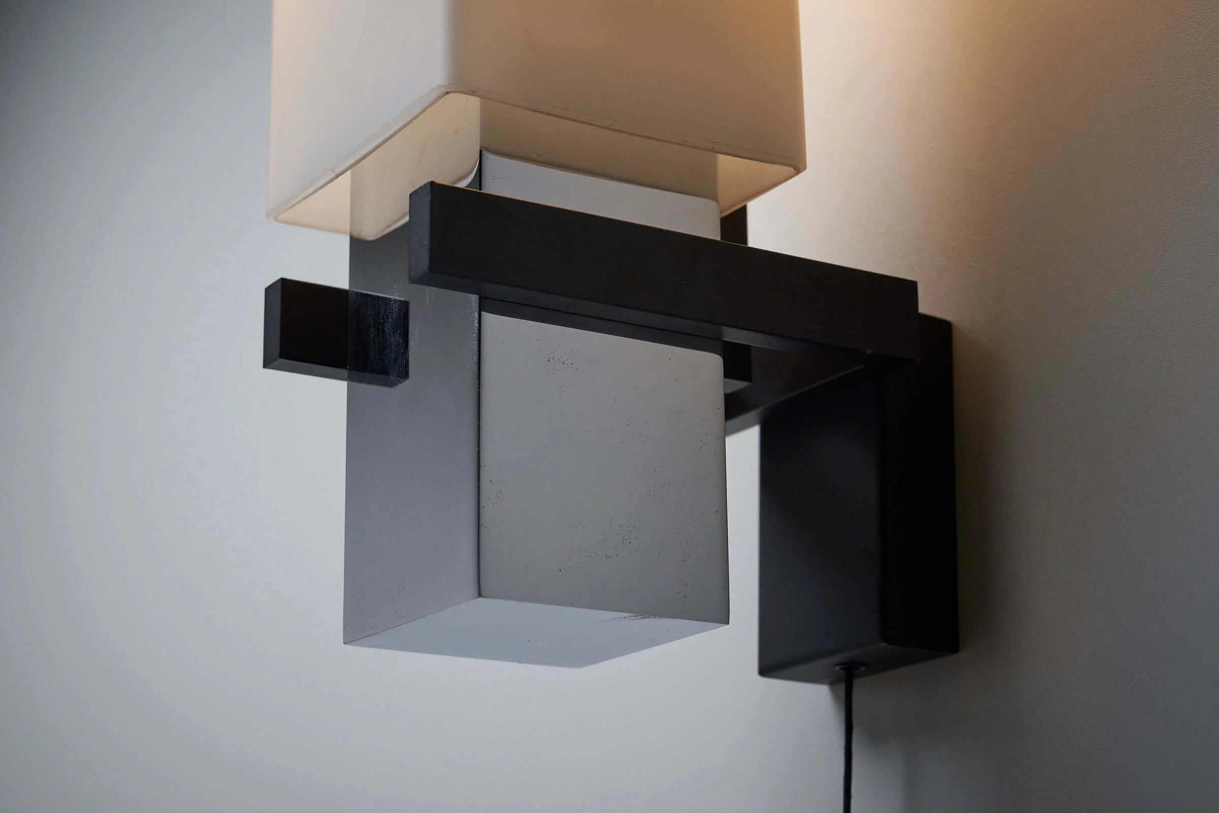 Futuristic_Wall_Light_Cosack