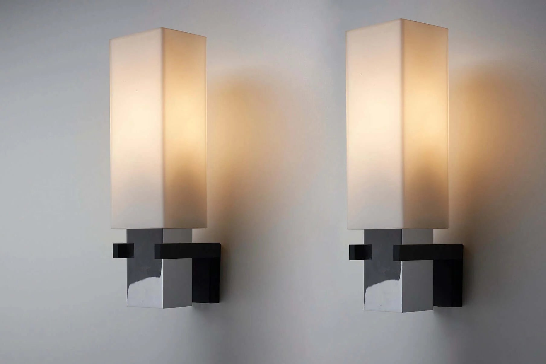 Futuristic_Wall_Light_Cosack