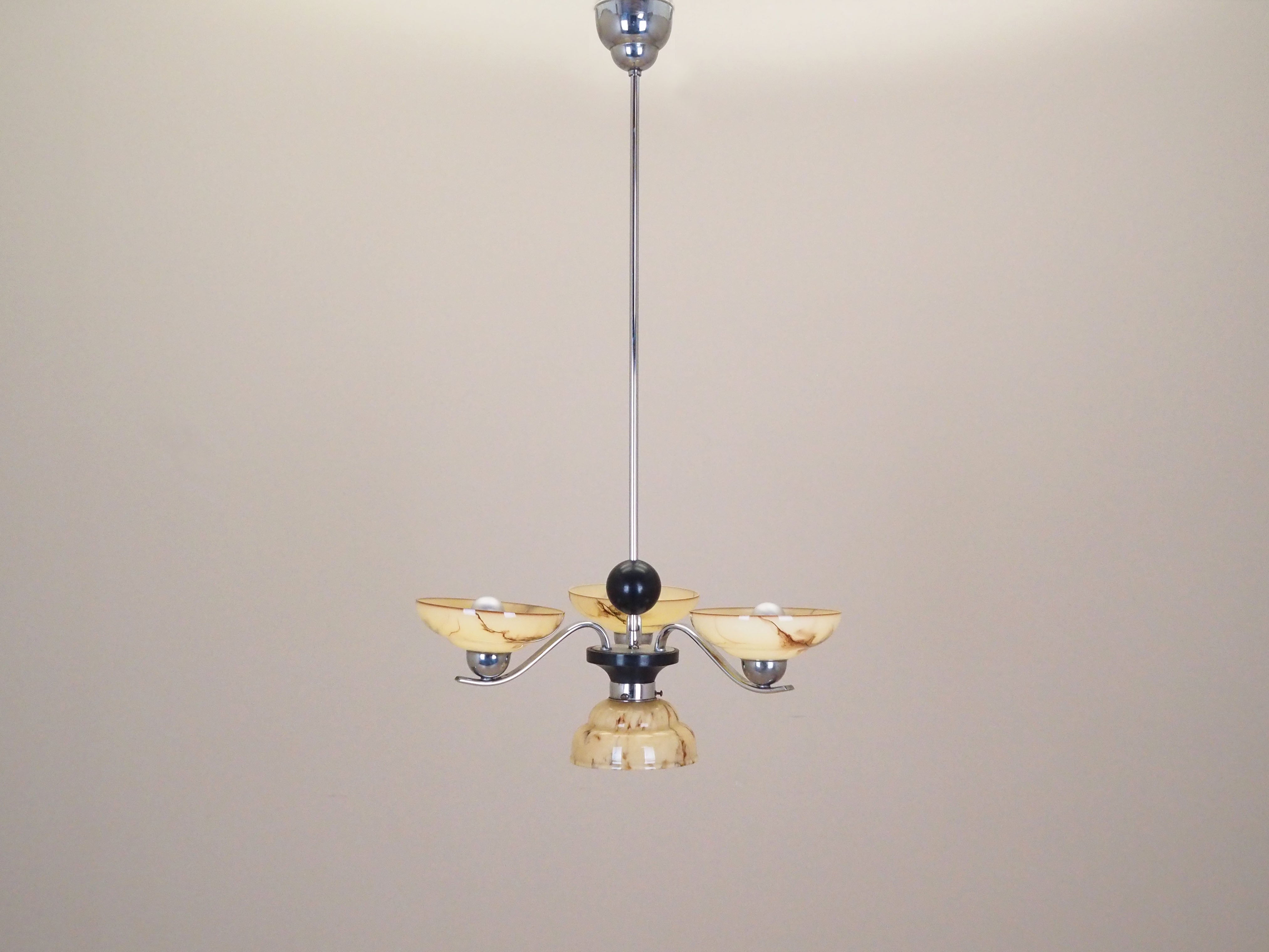 Glass_chandelier_Danish_design_1970s_production_Denmark