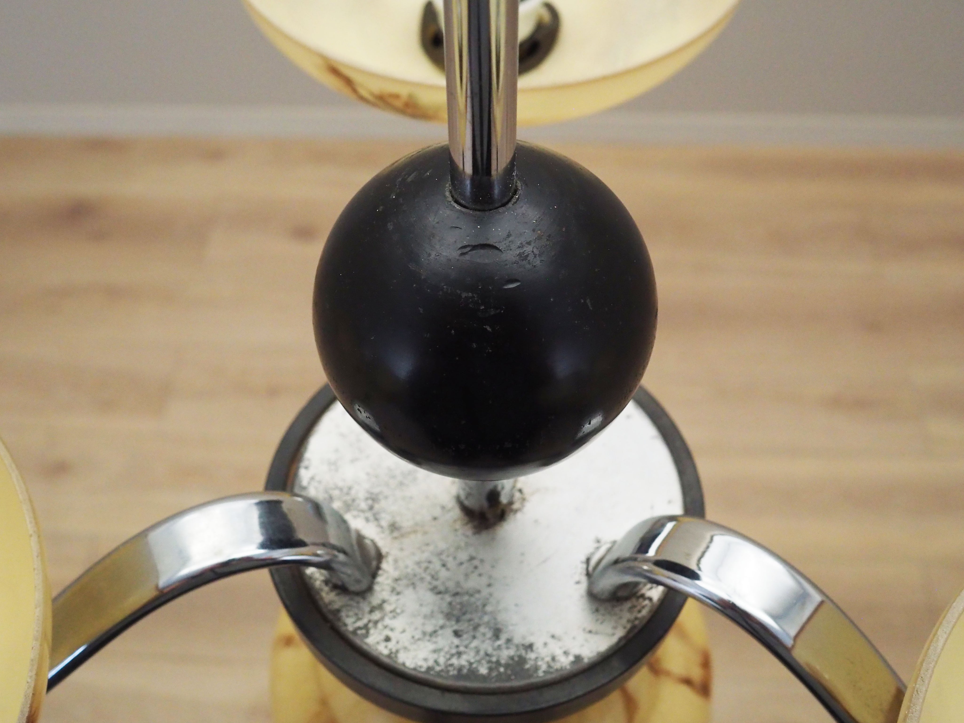 Glass_chandelier_Danish_design_1970s_production_Denmark