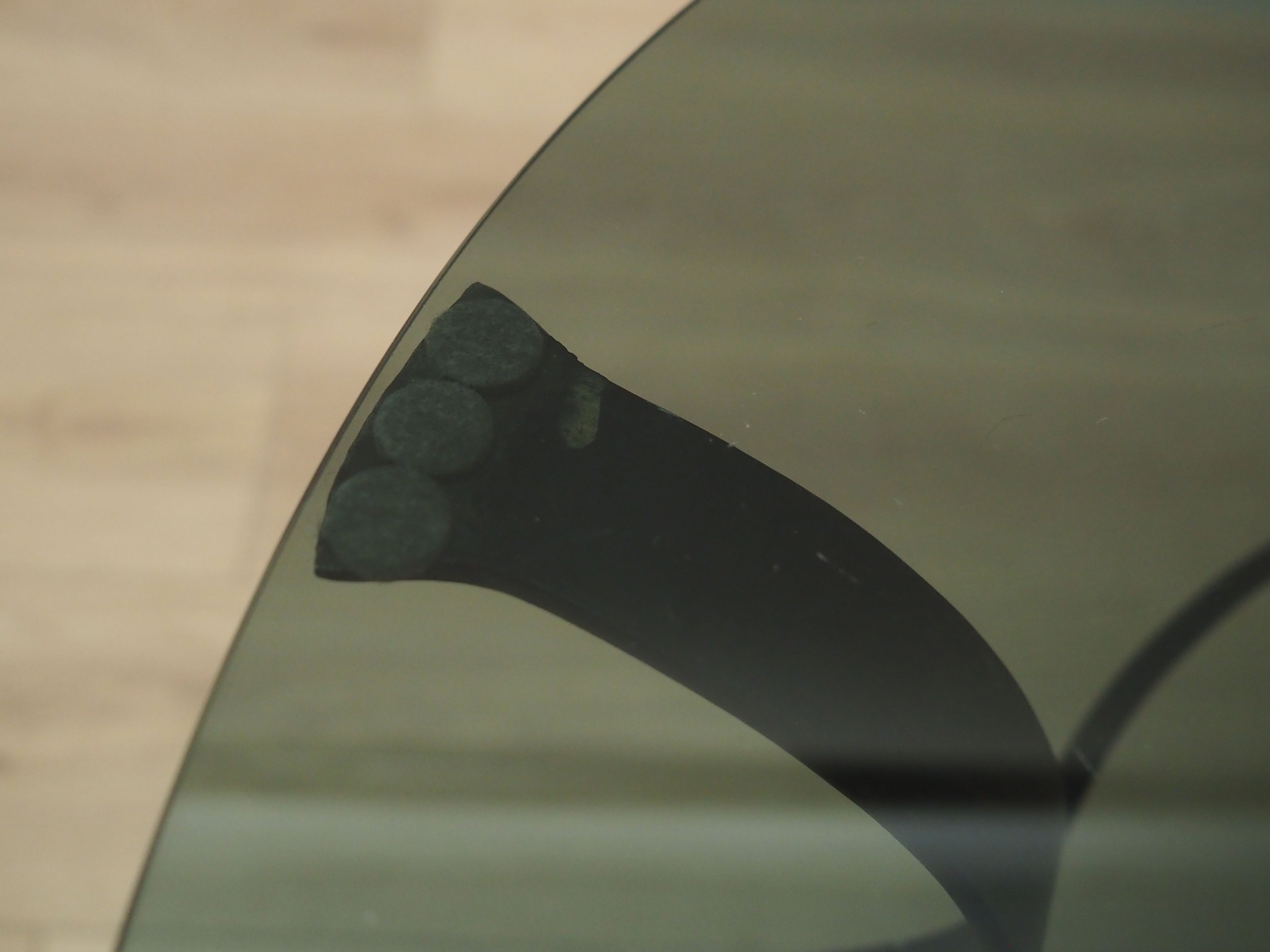 Glass_coffee_table_Danish_design_1970s_production_Denmark