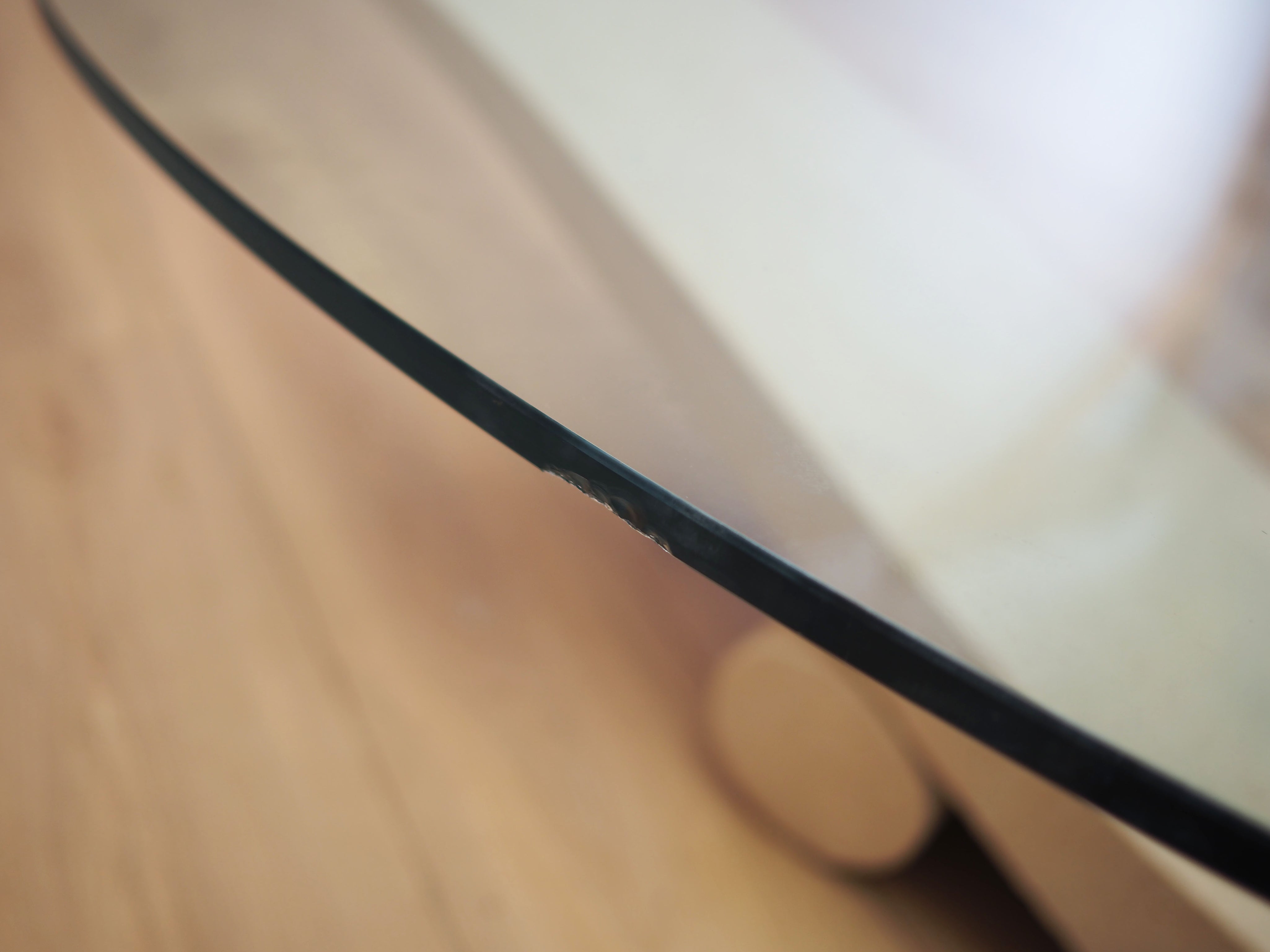 Glass_coffee_table_Italian_design_1970s_production_Italy