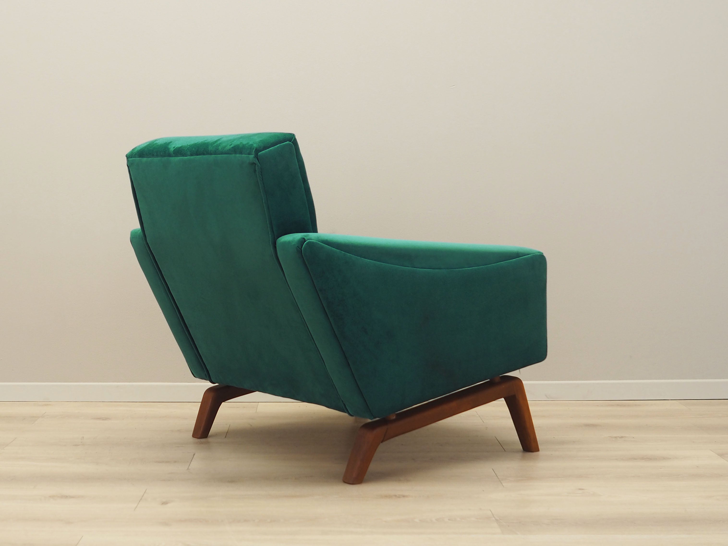 Green_armchair_Danish_design_1970s_production_Denmark