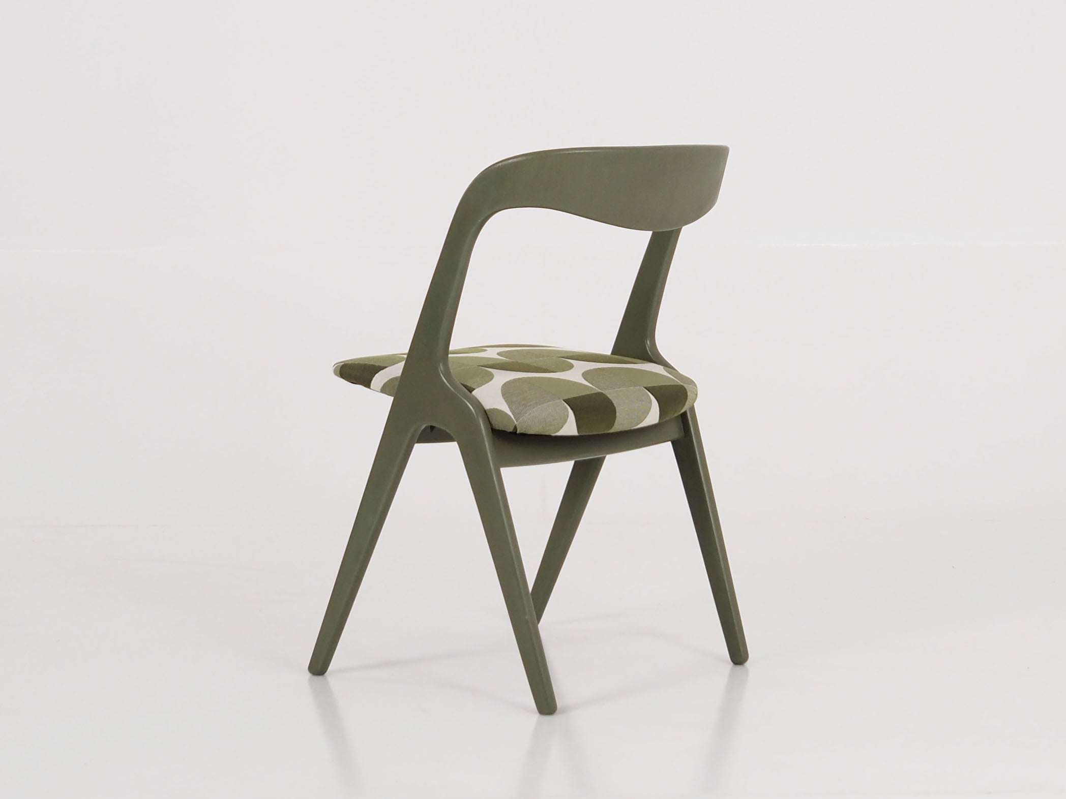 Green_chair_Danish_design_1970s_production_Denmark