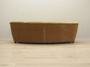 Green_velour_sofa_Danish_design_1960s_production_Denmark