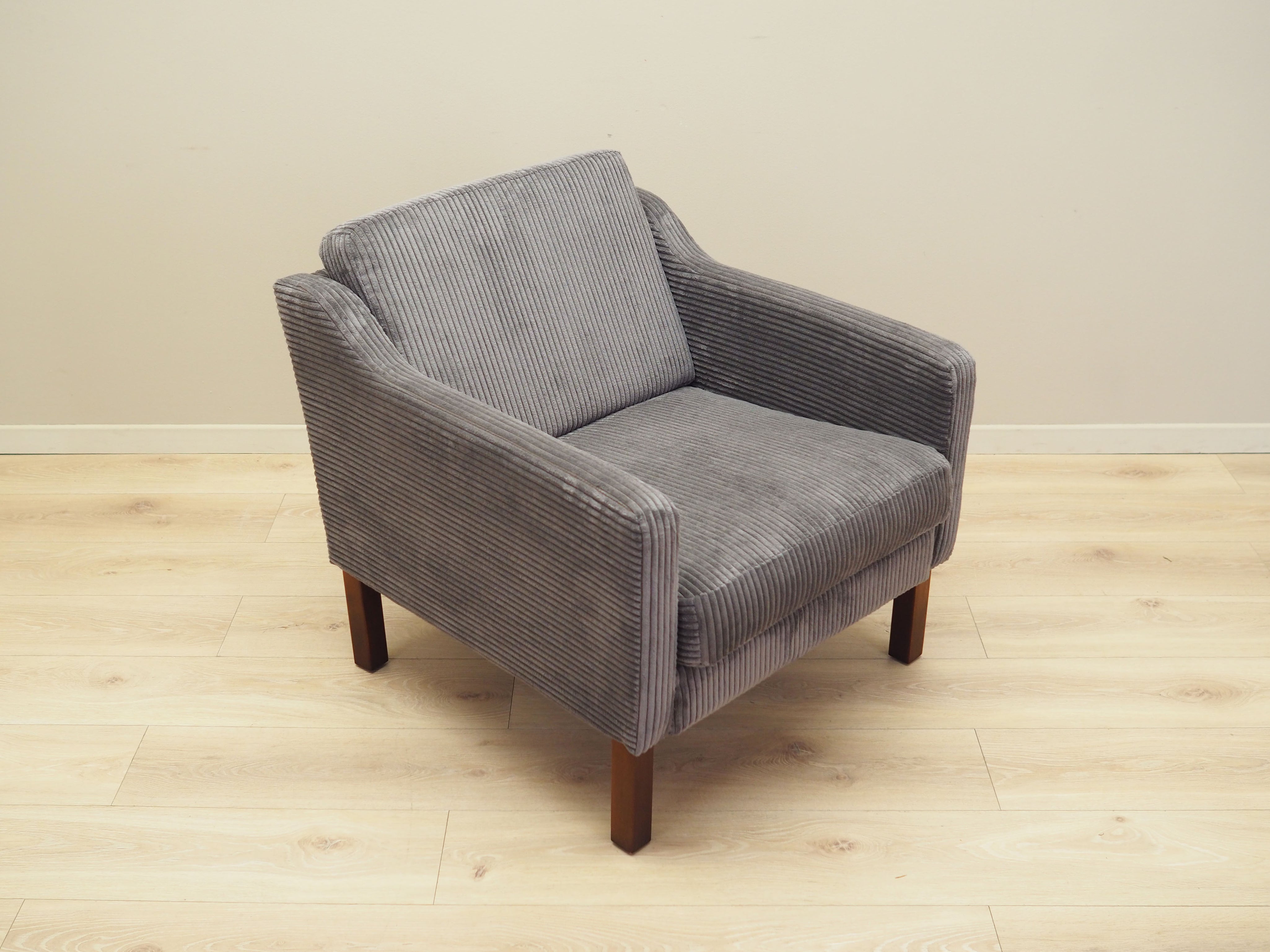 Grey_Beech_armchair_in_Danish_design_1970s_production_Denmark