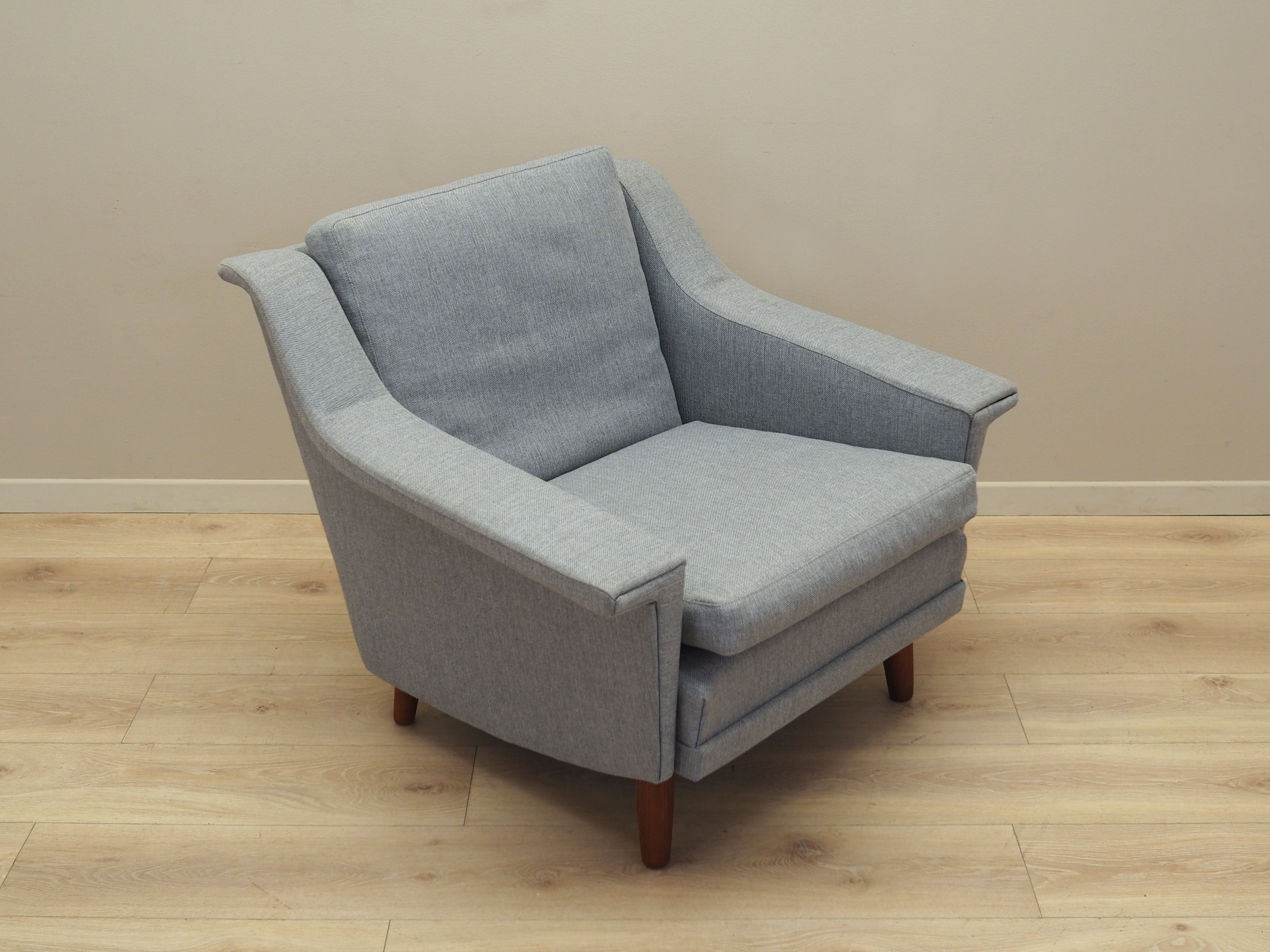 Grey_armchair_Danish_design_1960s_production_Denmark
