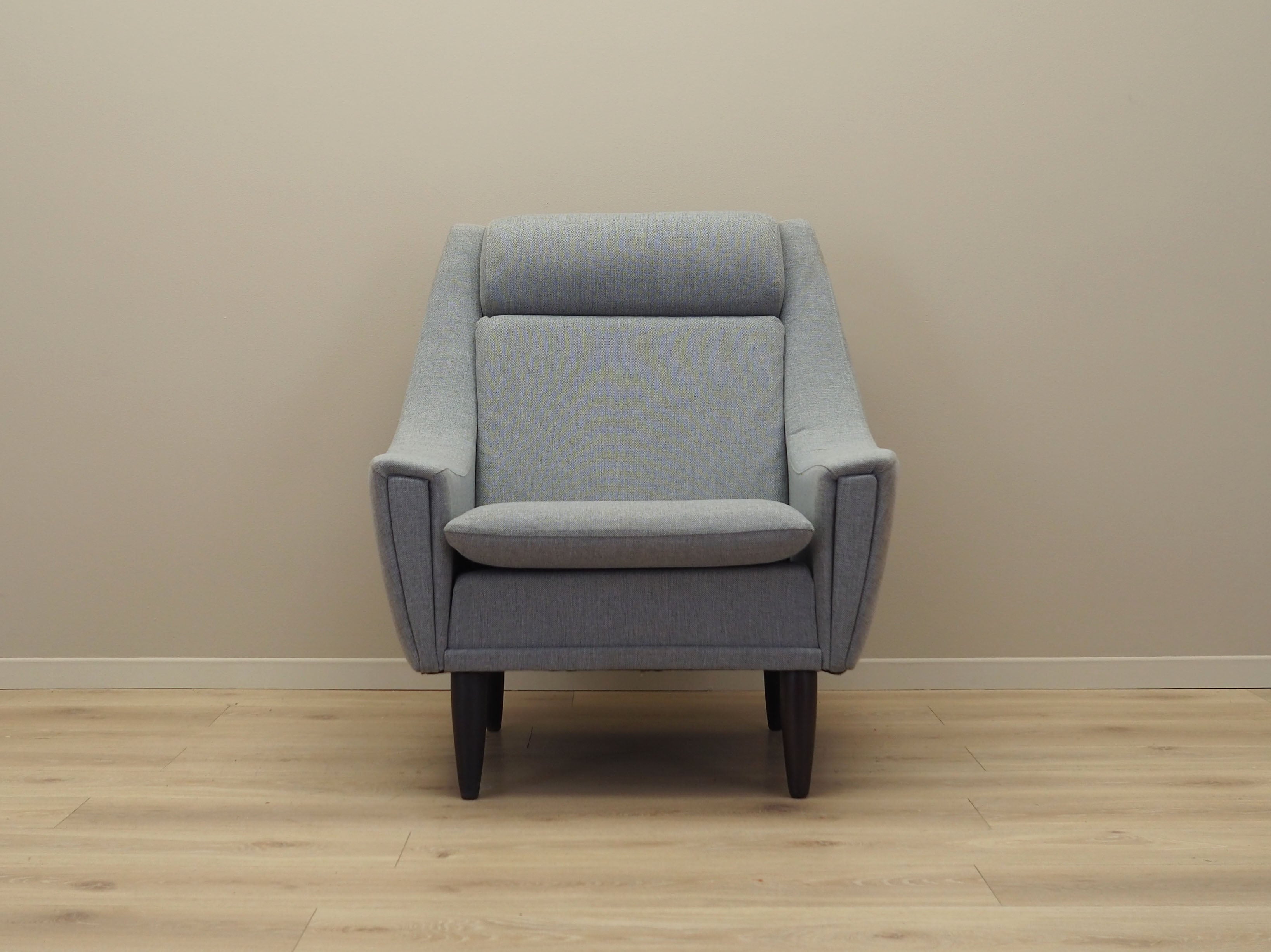 Grey_armchair_Danish_design_1970s_production_Denmark