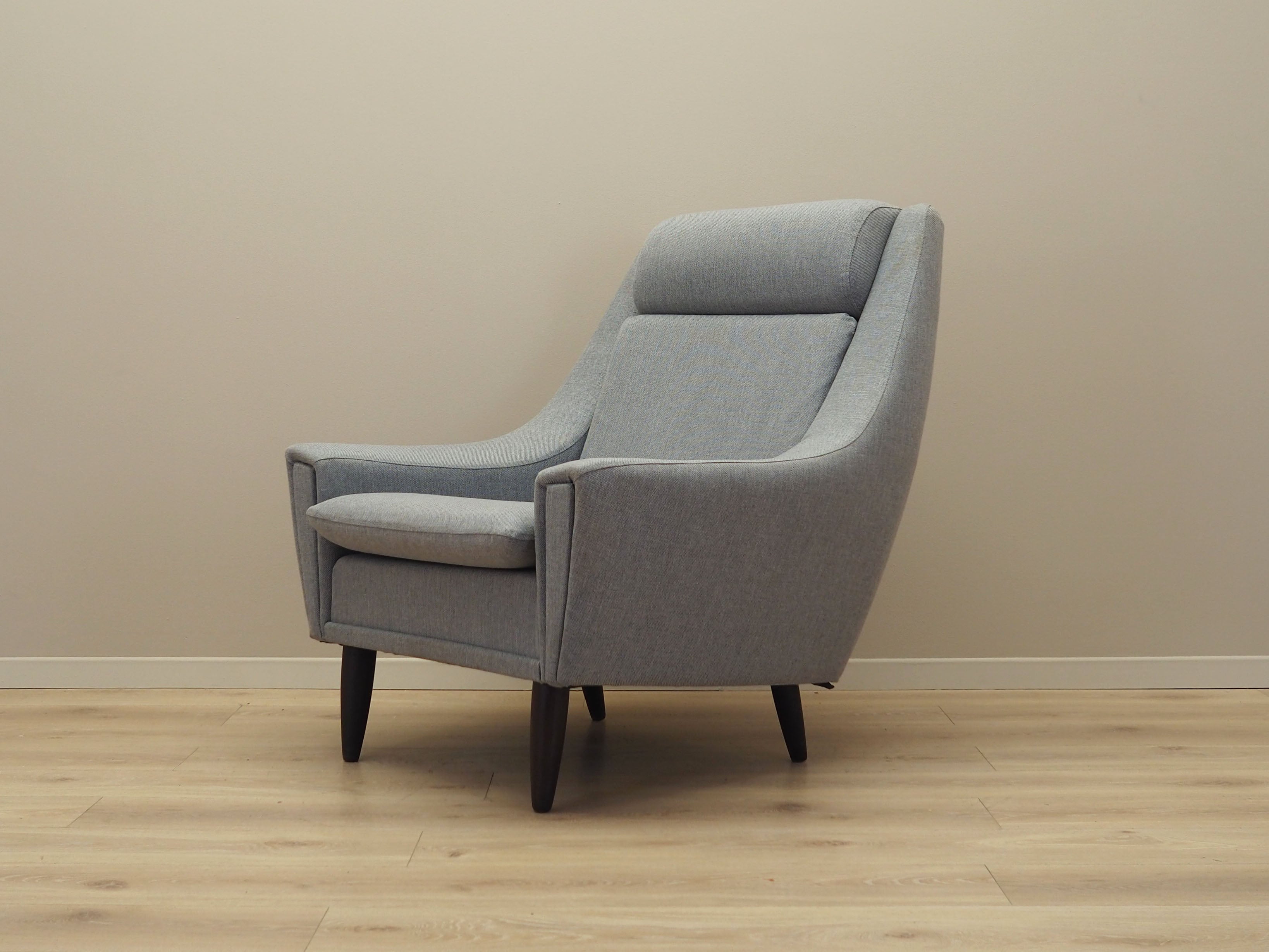 Grey_armchair_Danish_design_1970s_production_Denmark