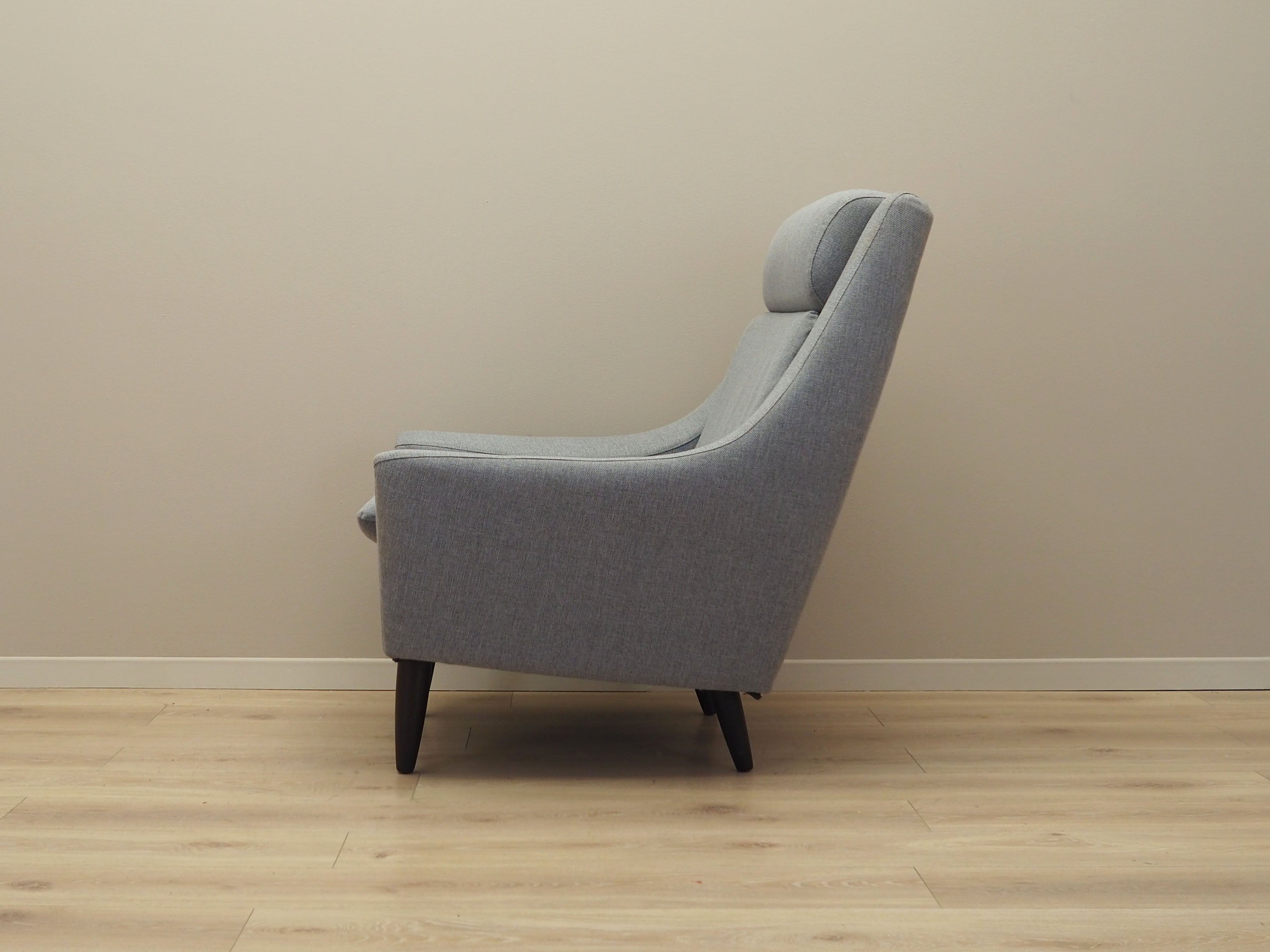 Grey_armchair_Danish_design_1970s_production_Denmark
