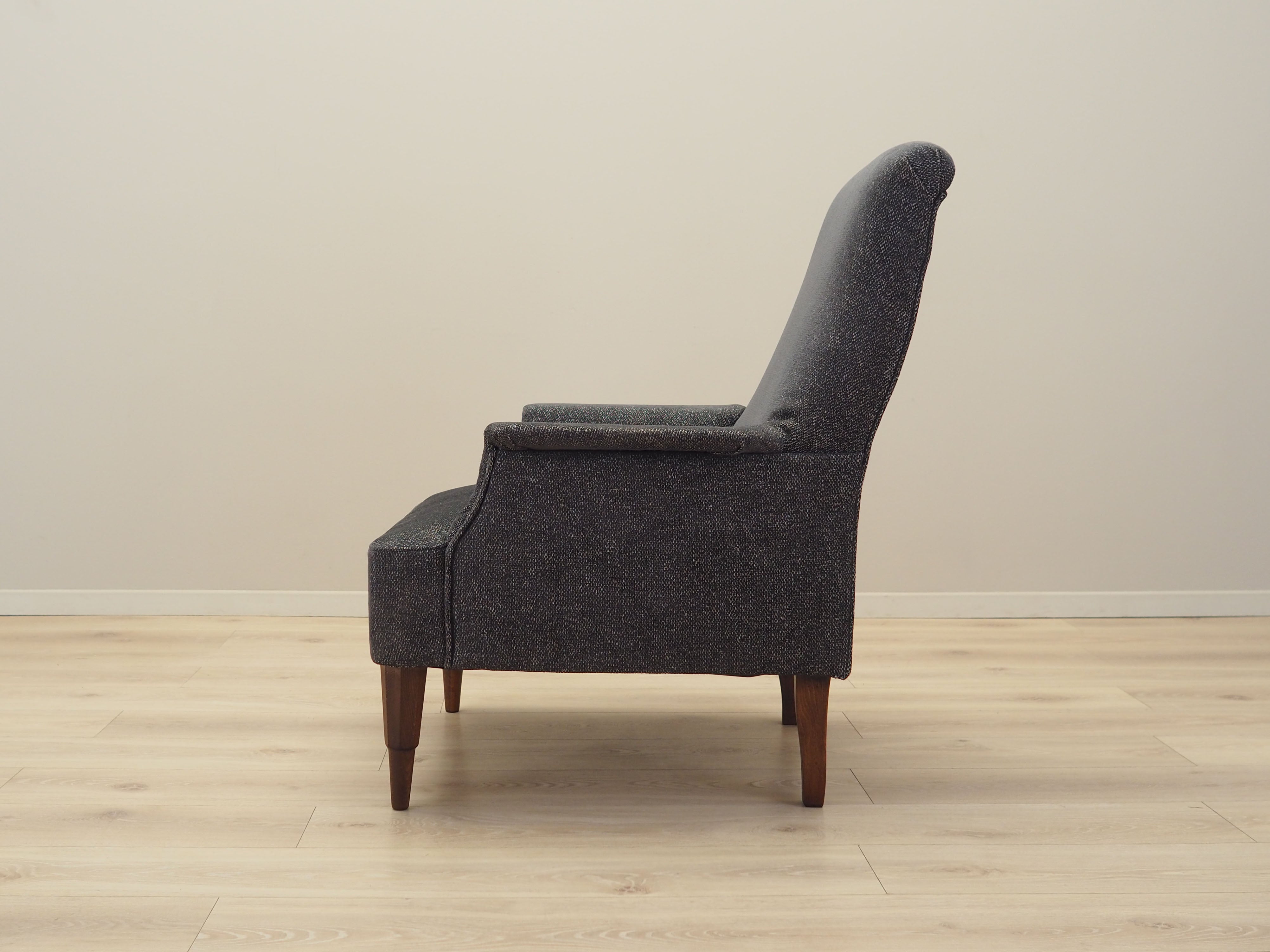 Grey_armchair_Italian_design_1970s_production_Italy