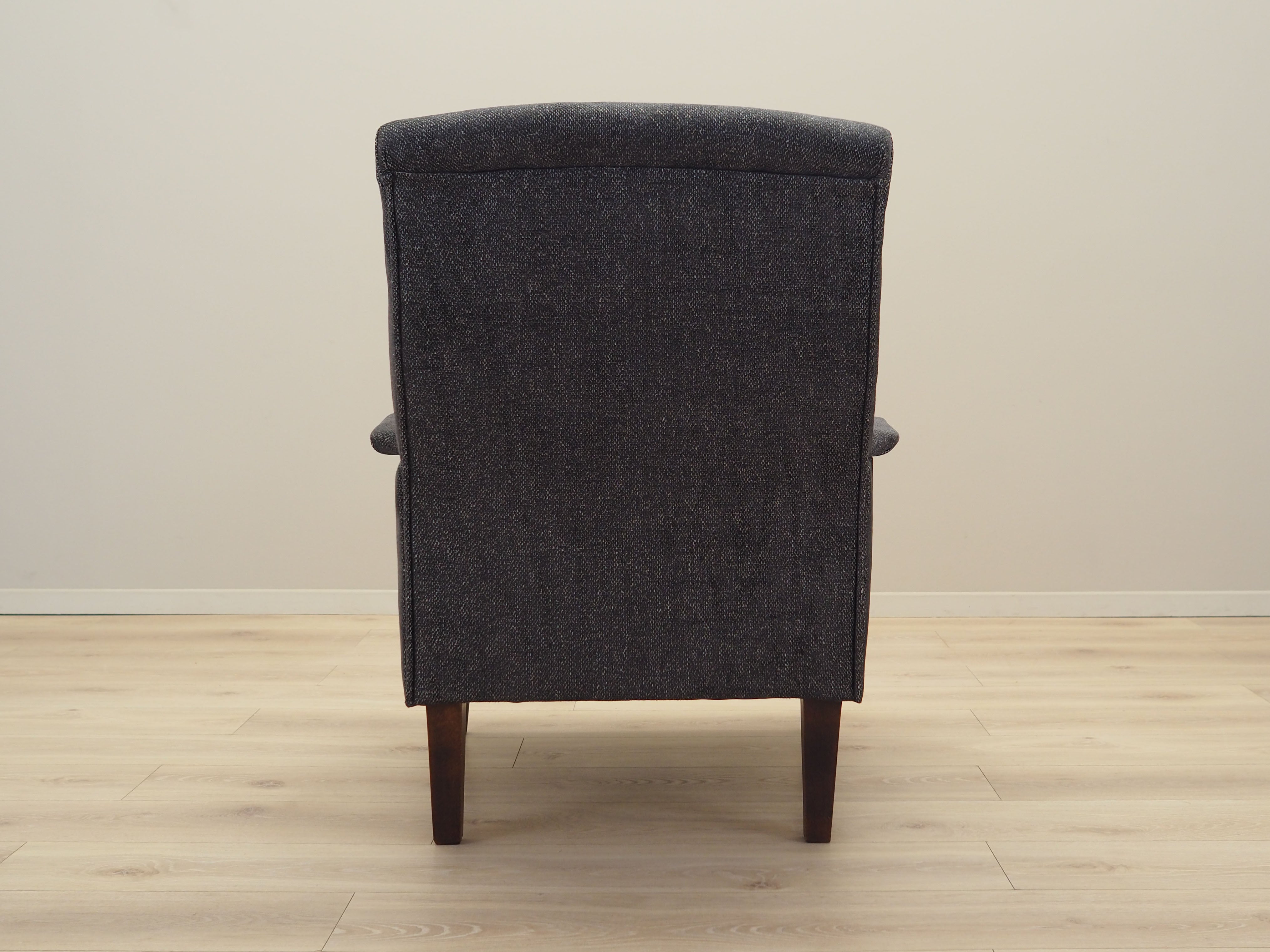 Grey_armchair_Italian_design_1970s_production_Italy