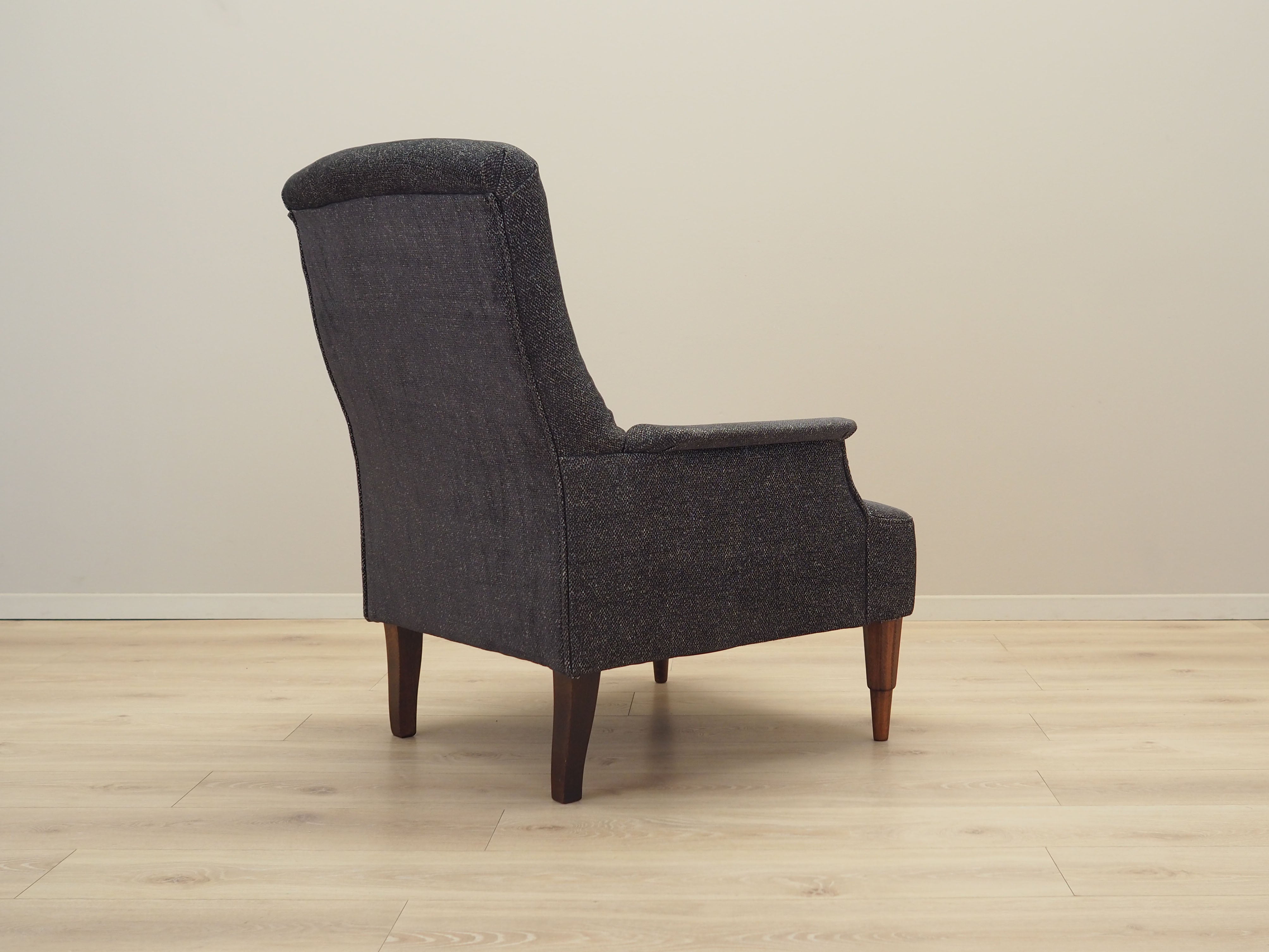 Grey_armchair_Italian_design_1970s_production_Italy