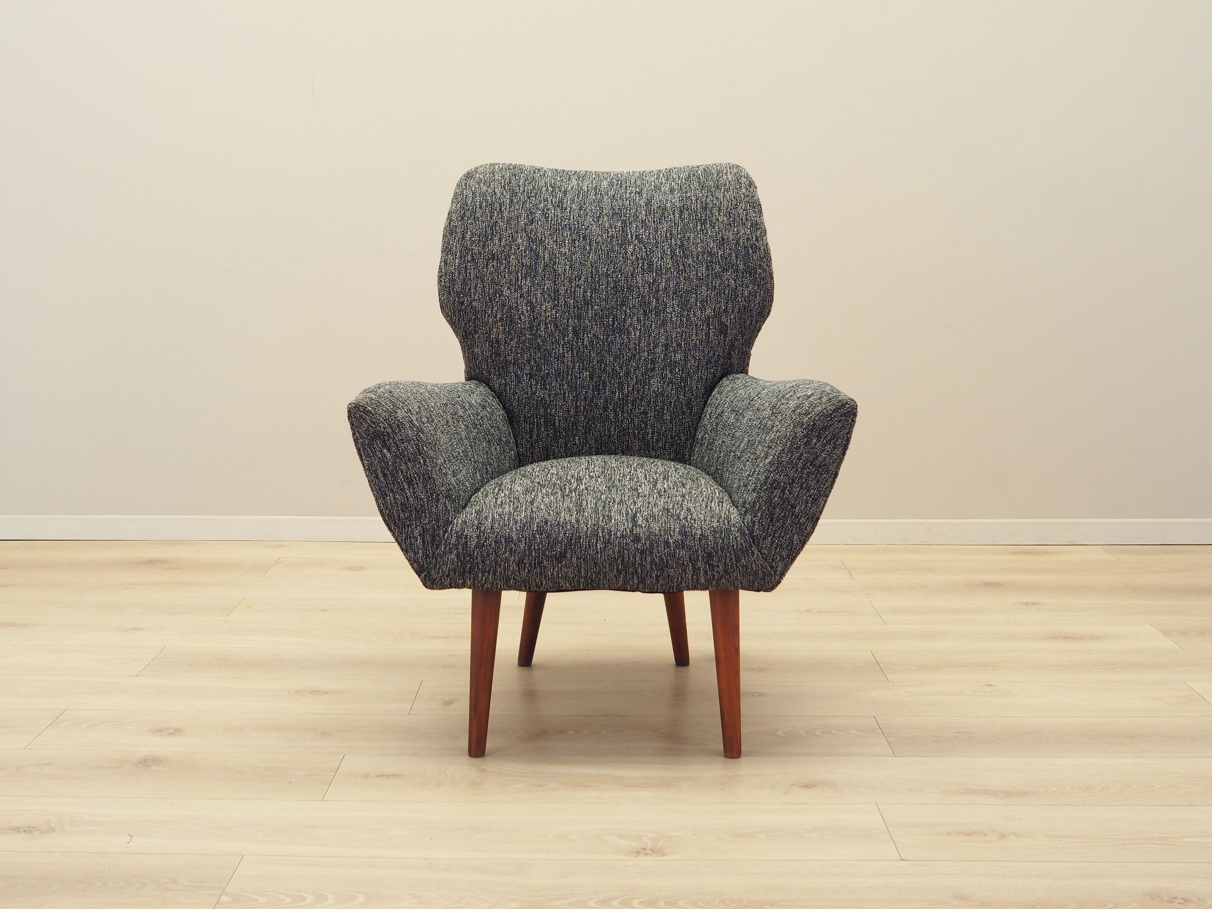 Grey_armchair_Italian_design_from_1970s_production_Italy