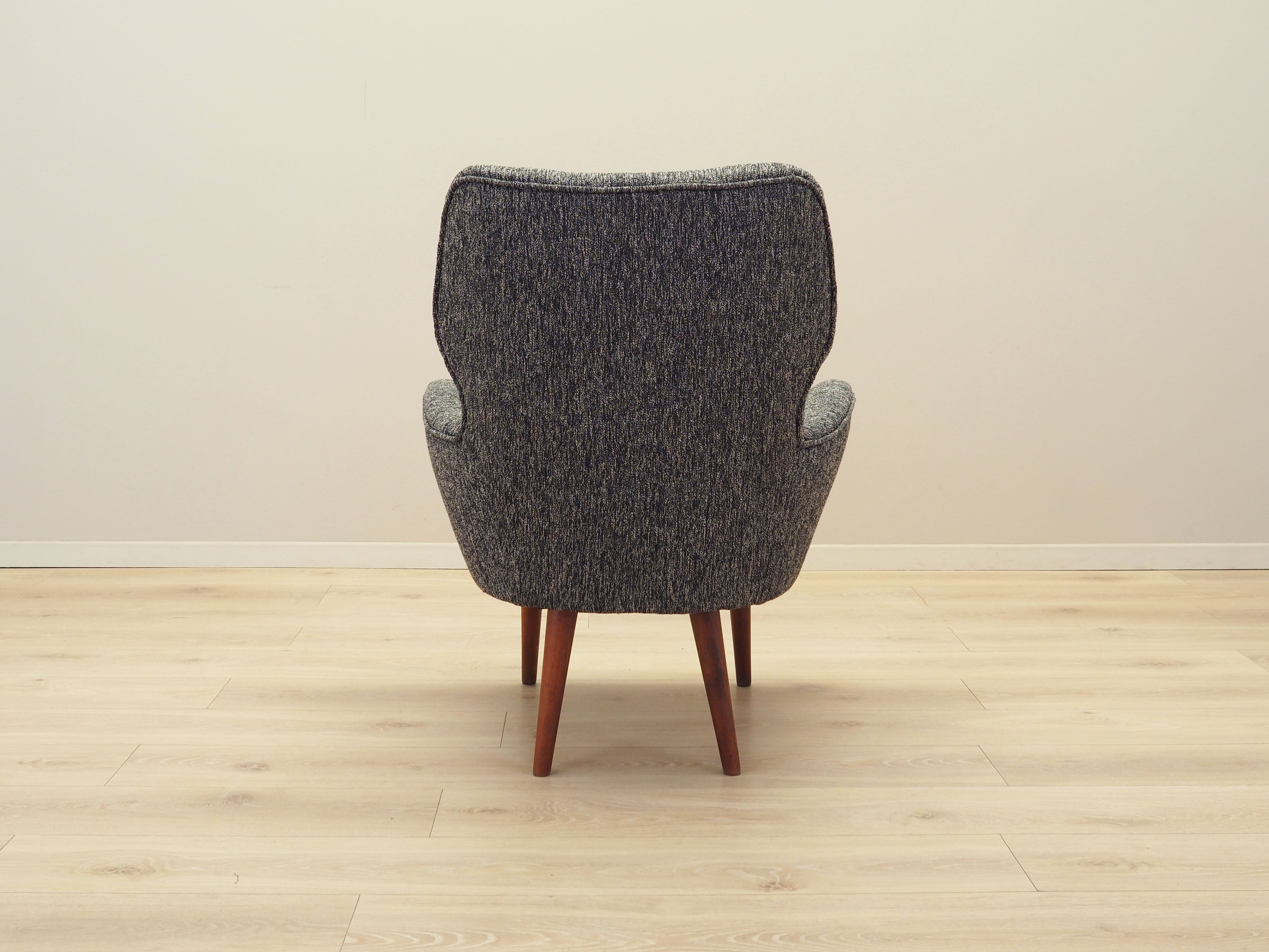 Grey_armchair_Italian_design_from_1970s_production_Italy