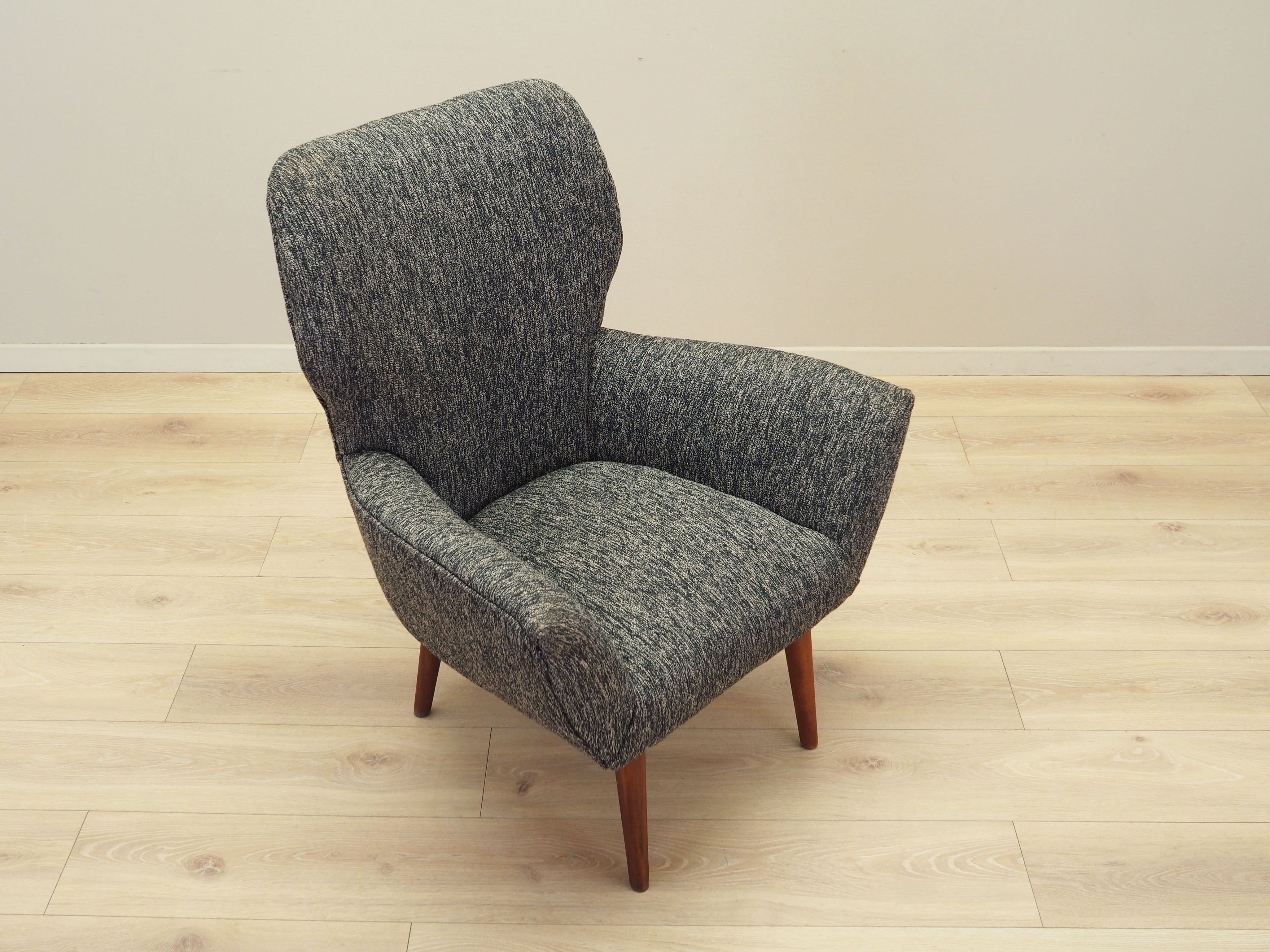Grey_armchair_Italian_design_from_1970s_production_Italy