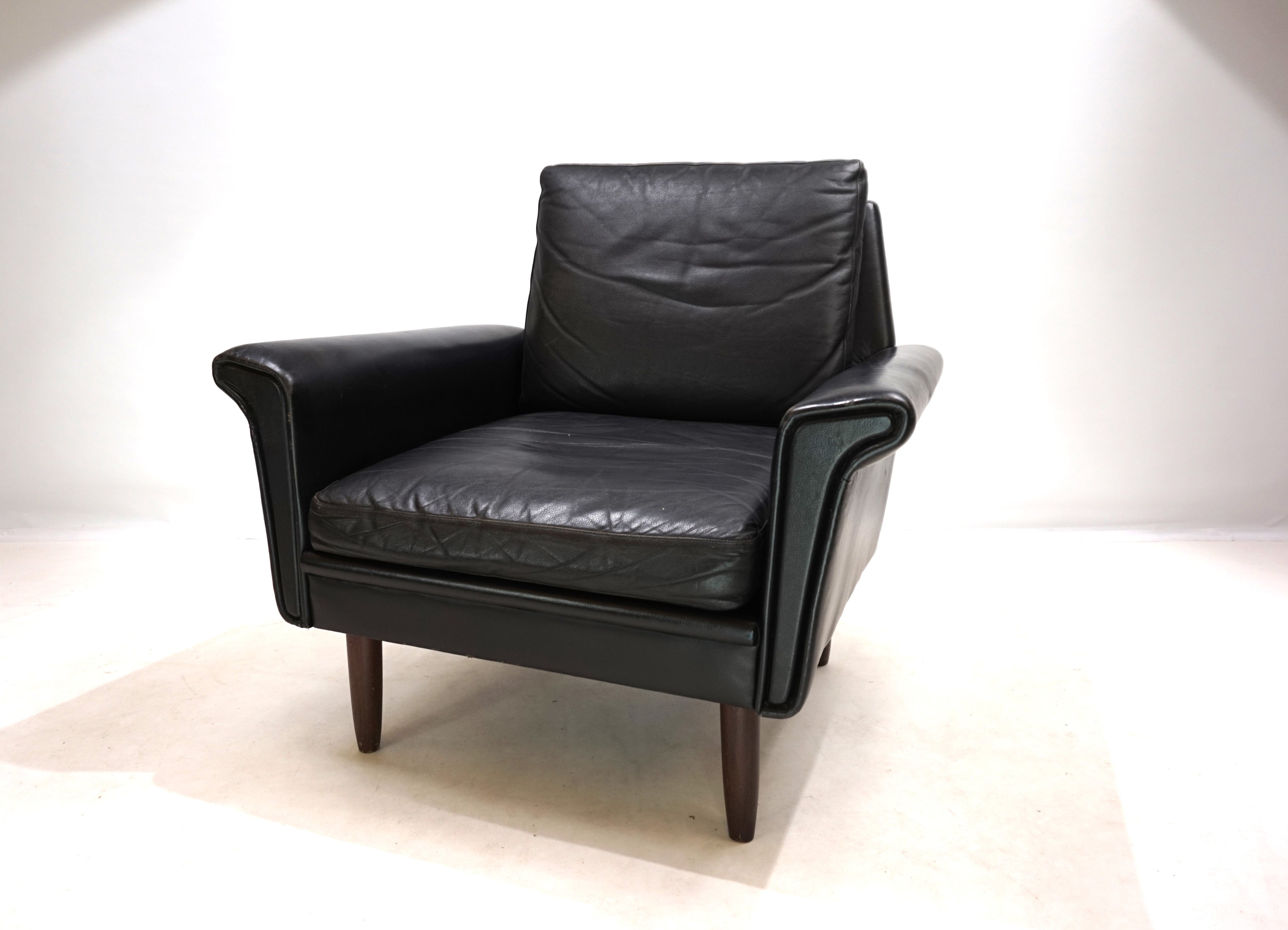 Gustav_Thams_leather_lounge_chair_from_1960