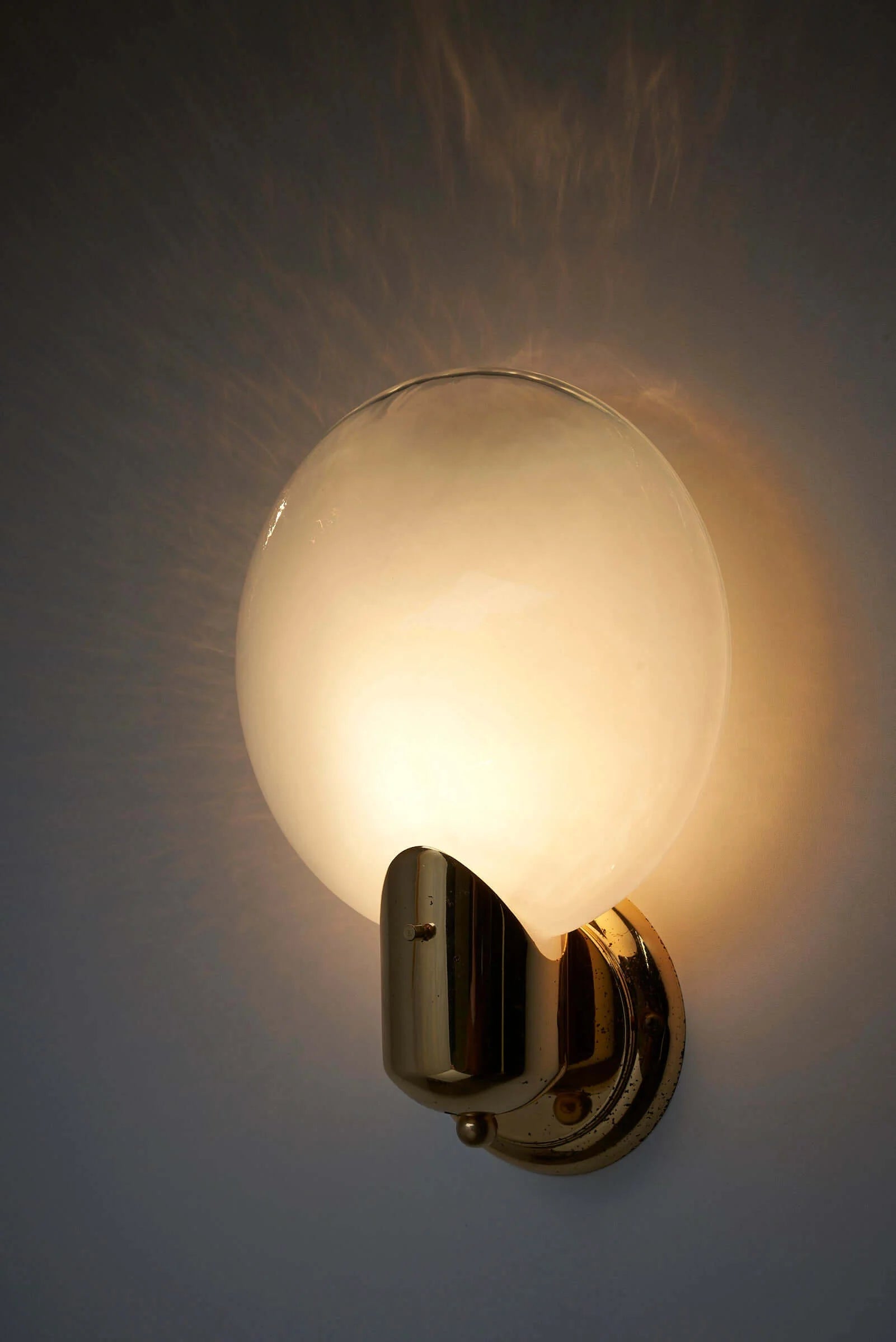 Hand_Blown_Glass_Wall_Sconce_Boulanger