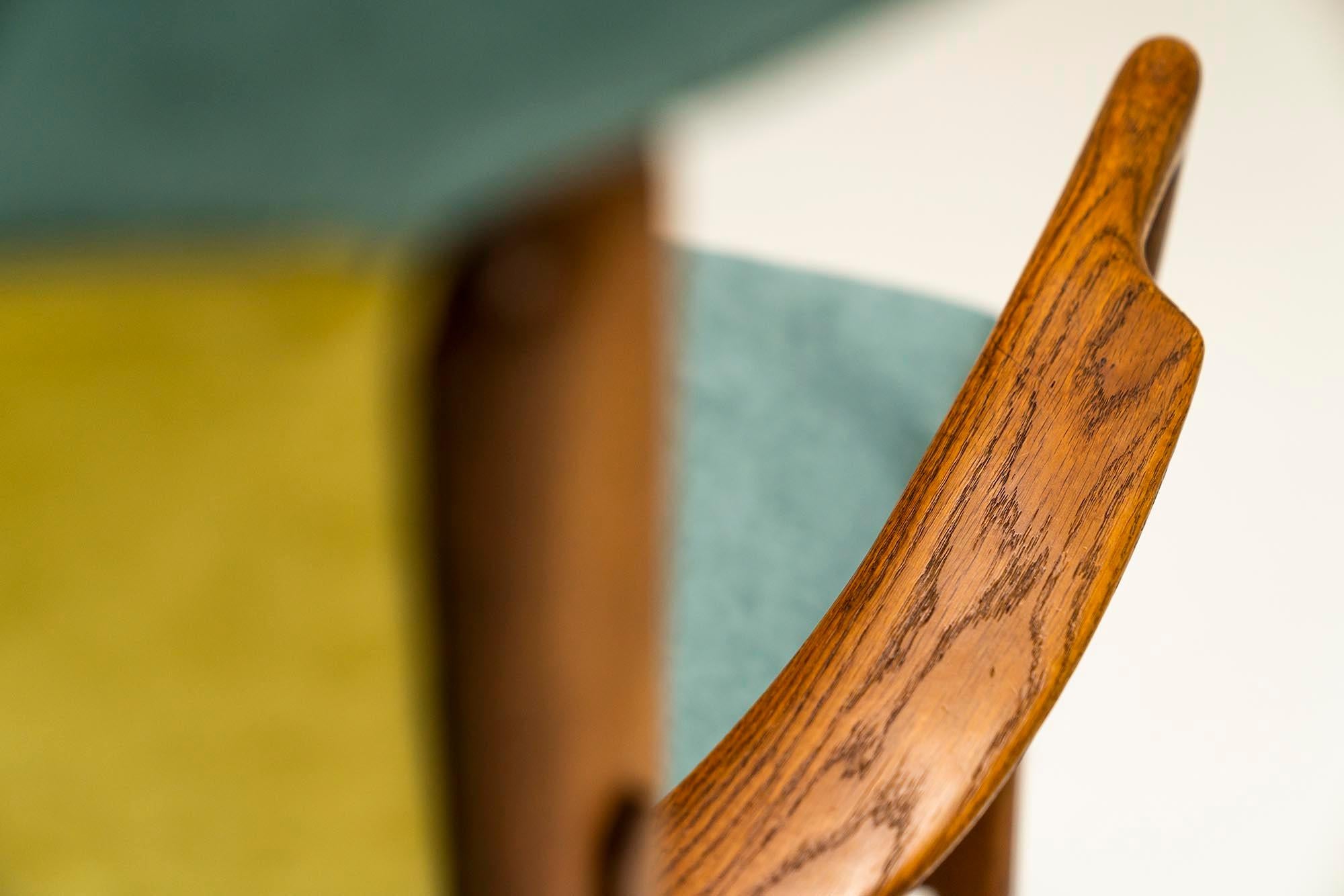 Hans_Wegner_Ap-15_Wingback_Lounge_Chair_in_Teak_and_Fabric_Denmark_1951