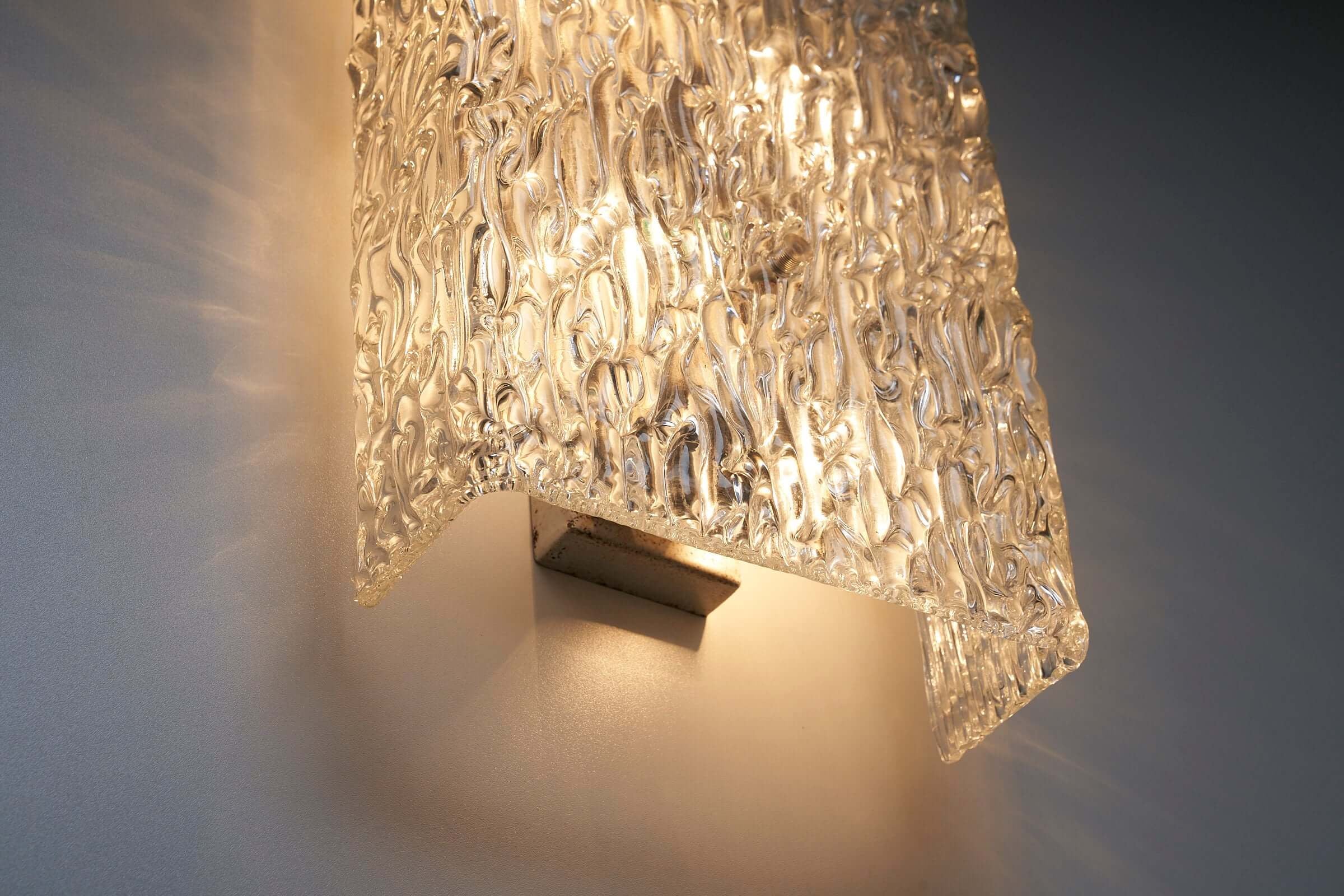 Huge_Textured_Glass_Wall_Lamp_Kalmar