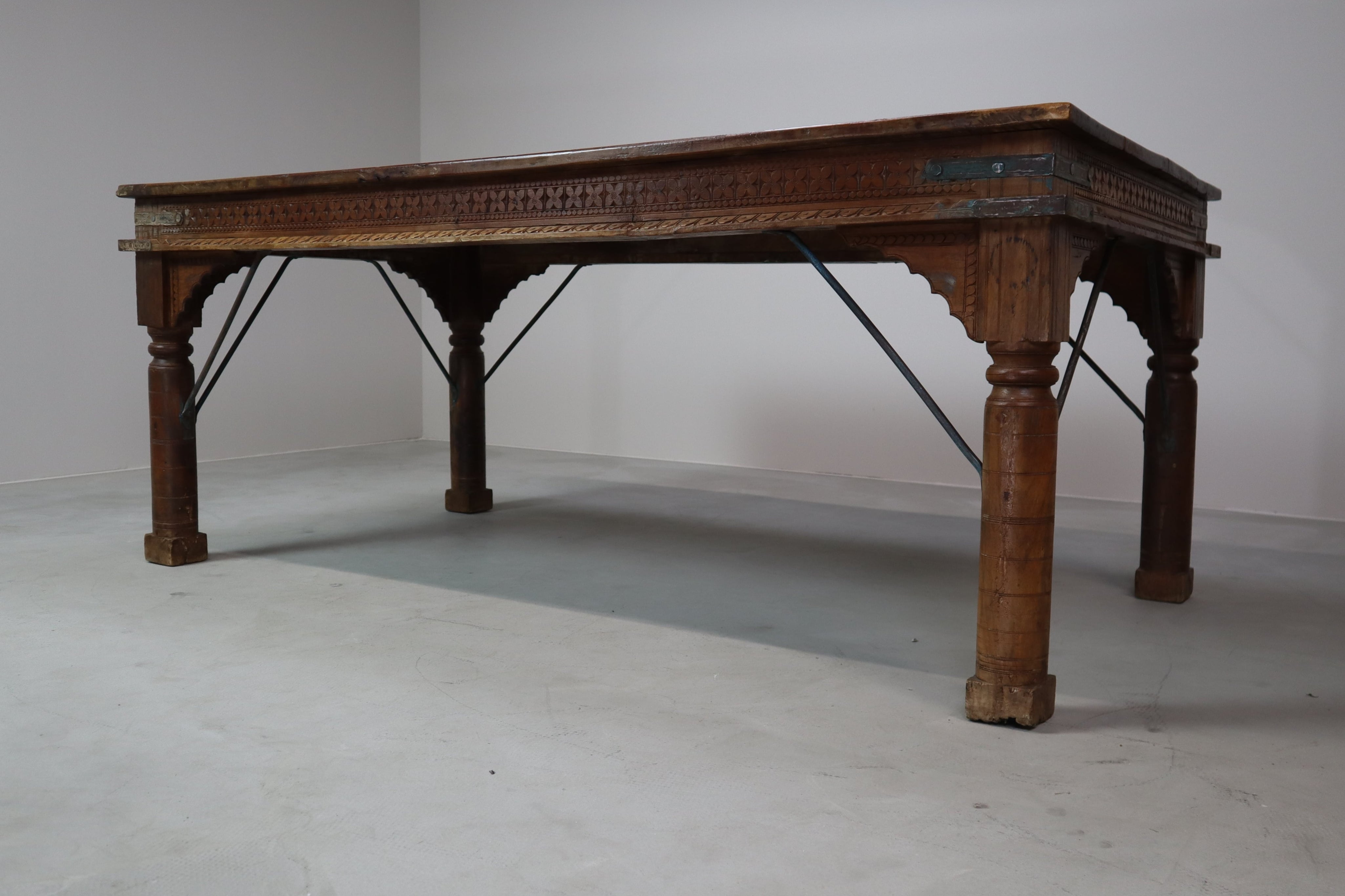 Indonesian_hand-carved_Teak_Dining_Table