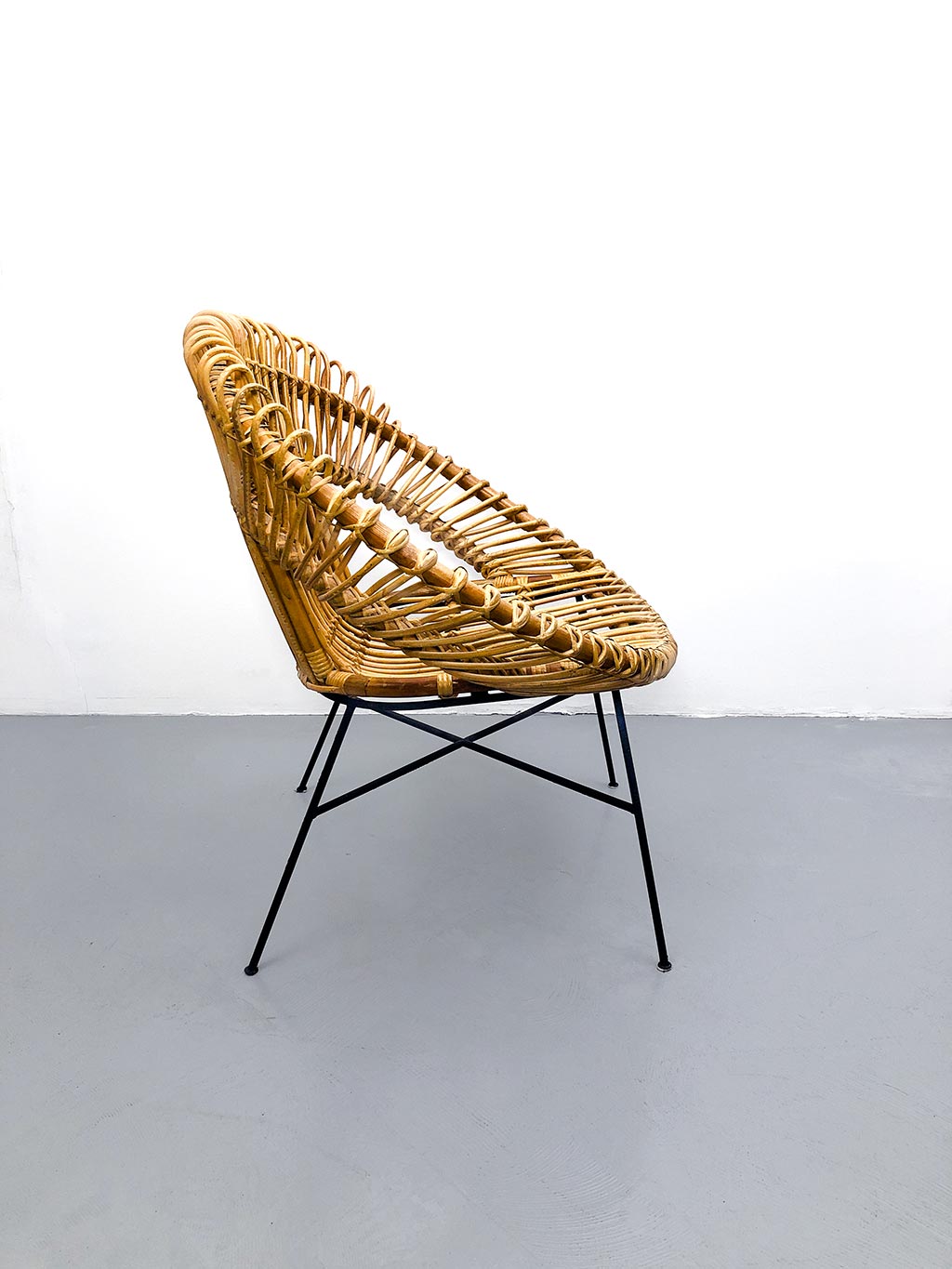 Italian_wicker_chair_1960s